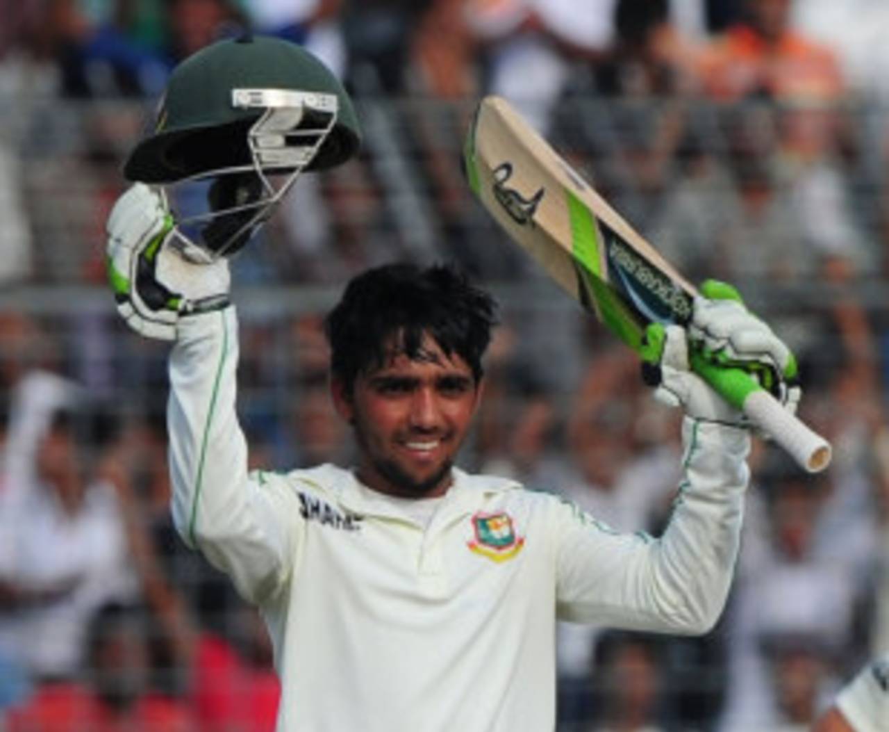 Mominul Haque is overjoyed after his second Test ton, Bangladesh v New Zealand, 2nd Test, 4th day, Mirpur, October 24, 2013