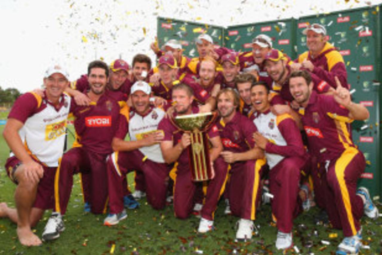 The victorious Queensland team with the Ryobi Cup, New South Wales v Queensland, Ryobi One Day Cup, final, North Sydney Oval, October 27, 2013