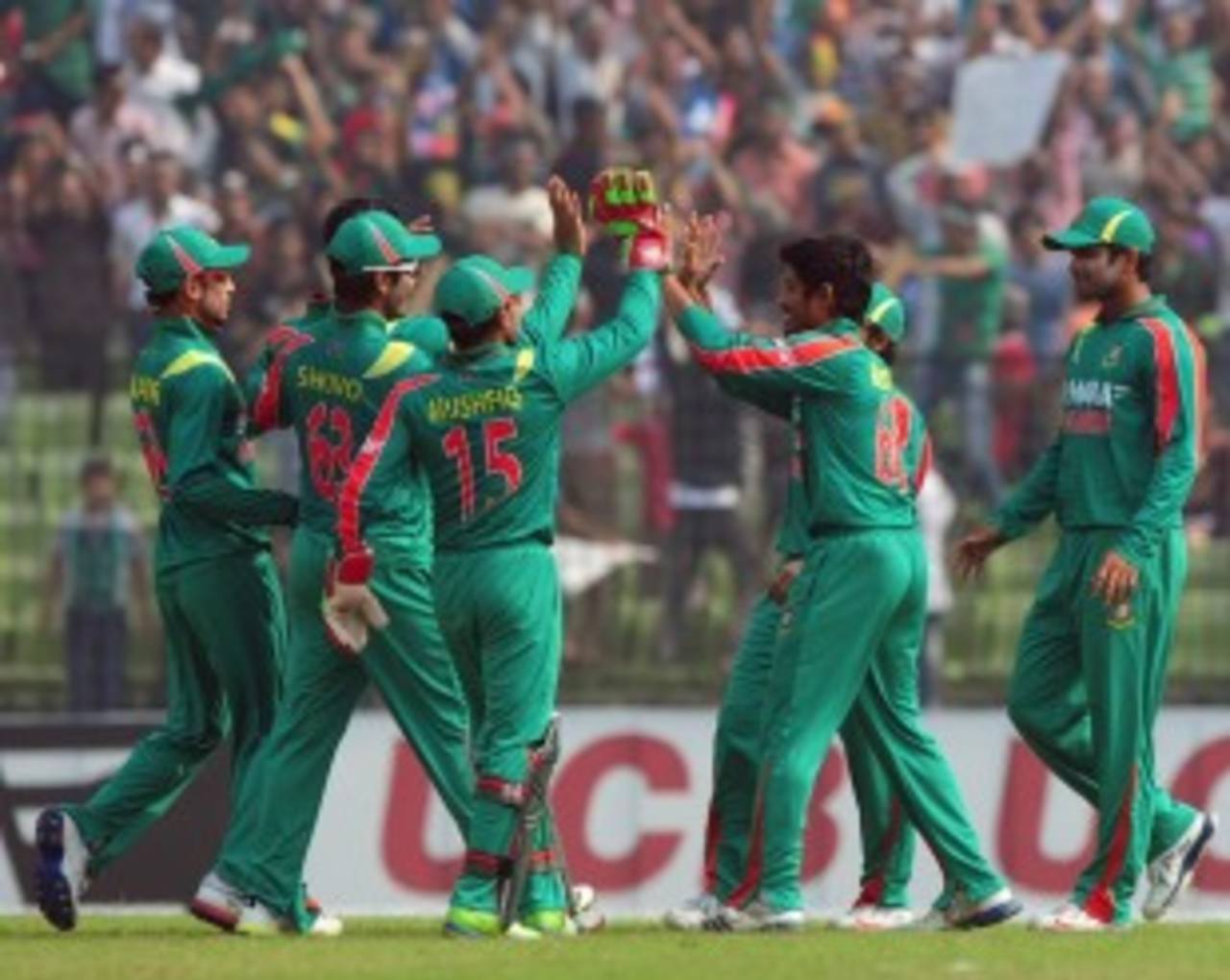 Bangladesh celebrate the fall of Anton Devcich, Bangladesh v New Zealand, 3rd ODI, Fatullah, November 3, 2013
