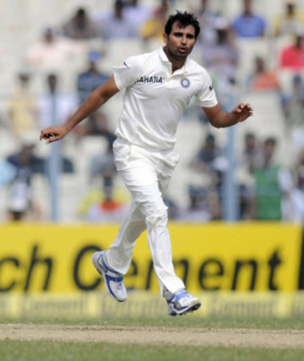 Mohammed Shami found success with the reverse swing, India v West Indies, 1st Test, Kolkata, 1st day, November 6, 2013