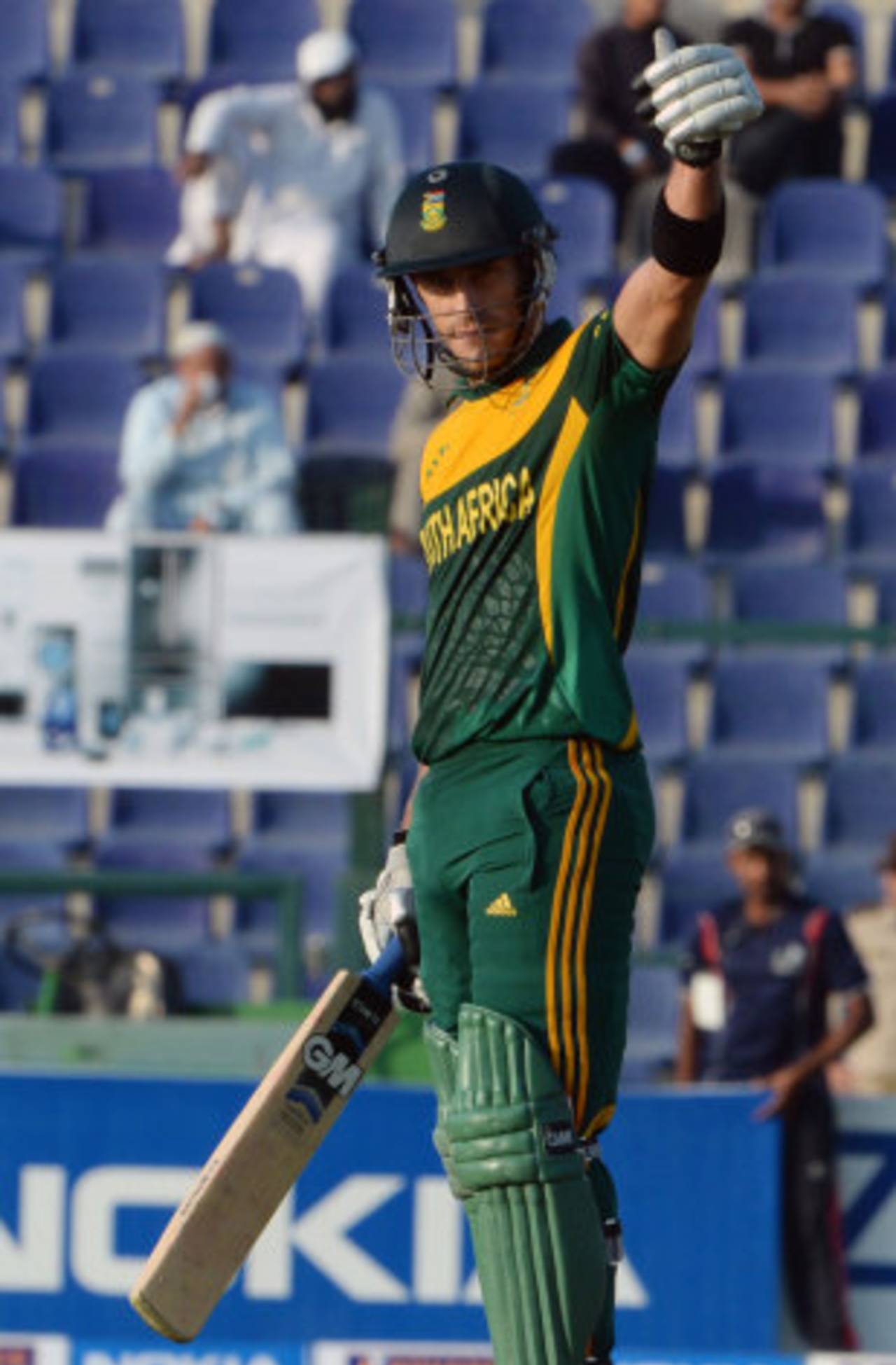 Faf du Plessis saw through the first spells of Mohammad Hafeez and Saeed Ajmal with hardly any trouble&nbsp;&nbsp;&bull;&nbsp;&nbsp;AFP
