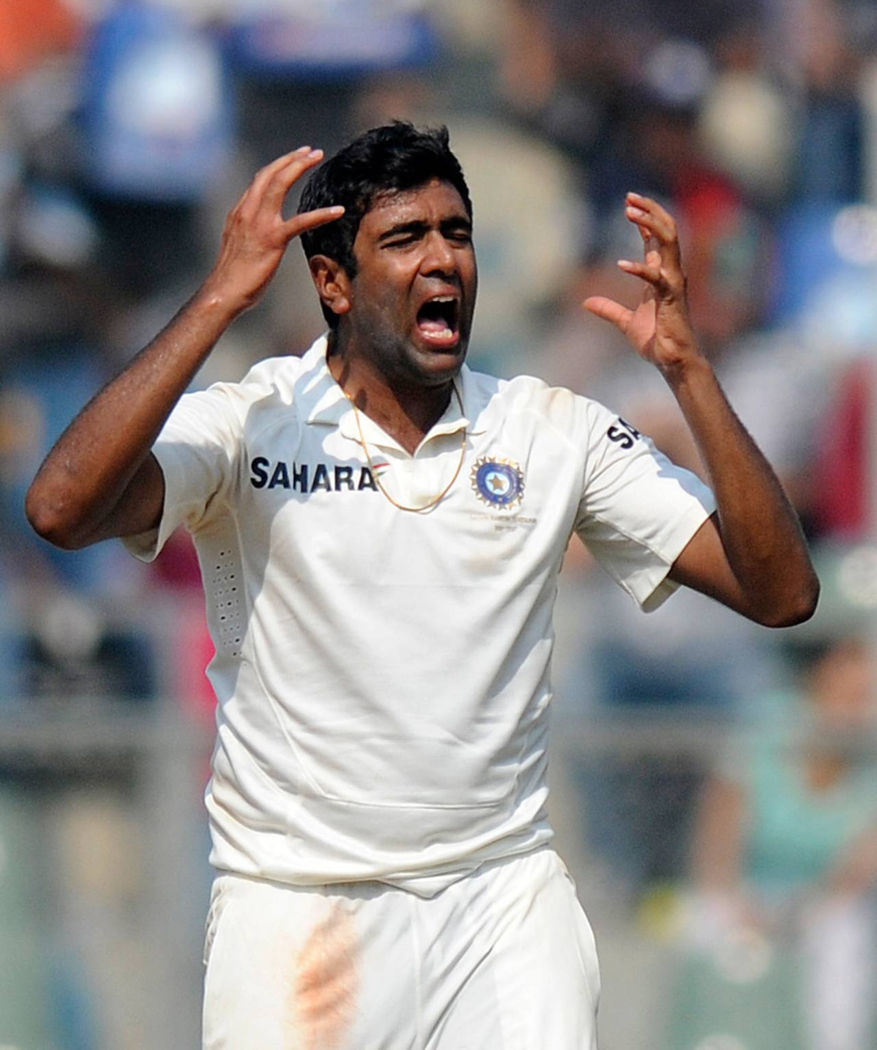R Ashwin reacts to M Vijay dropping a catch off his bowling, India v West Indies, 2nd Test, Mumbai, 1st day, November 14, 2013