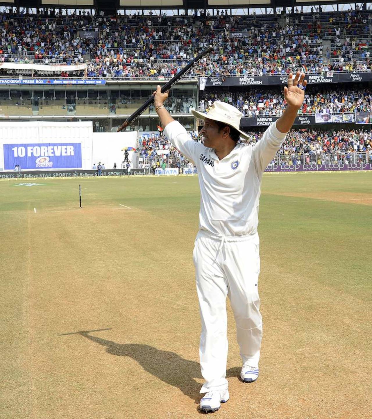 Sachin Tendulkar bids farewell, India v West Indies, 2nd Test, Mumbai, 3rd day, November 16, 2013