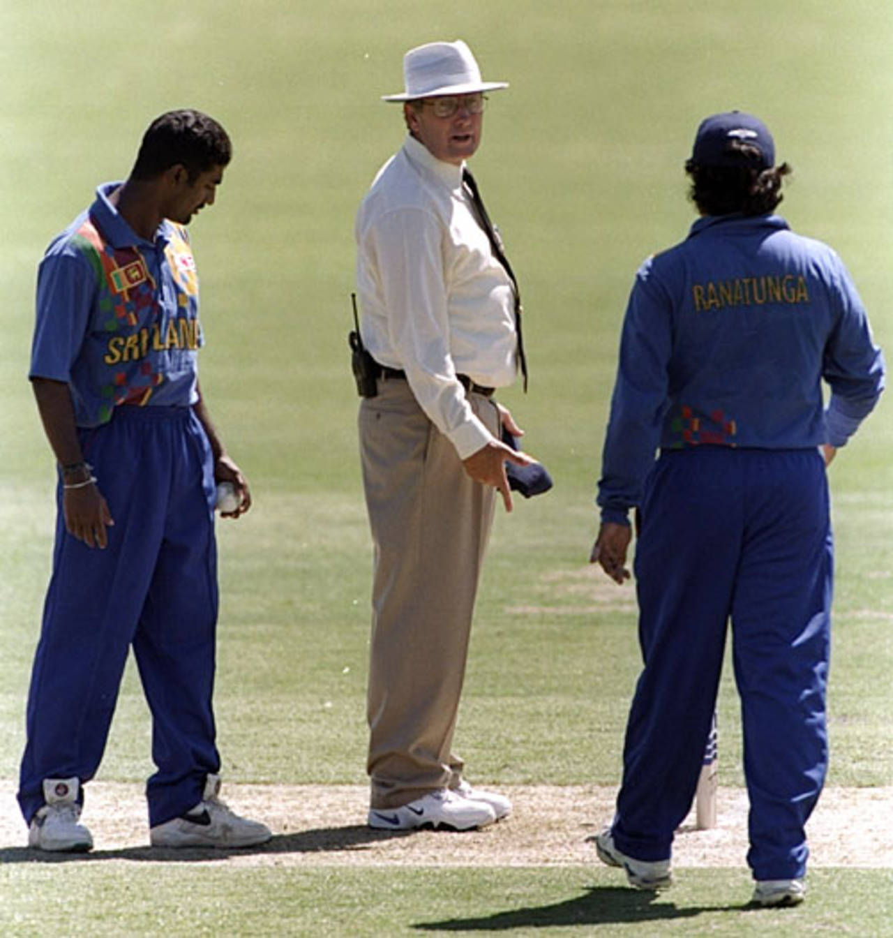 Muttiah Muralitharan and Arjuna Ranatunga argue with Ross Emerson after a no-ball incident, England v Sri Lanka, Adelaide, January 1999