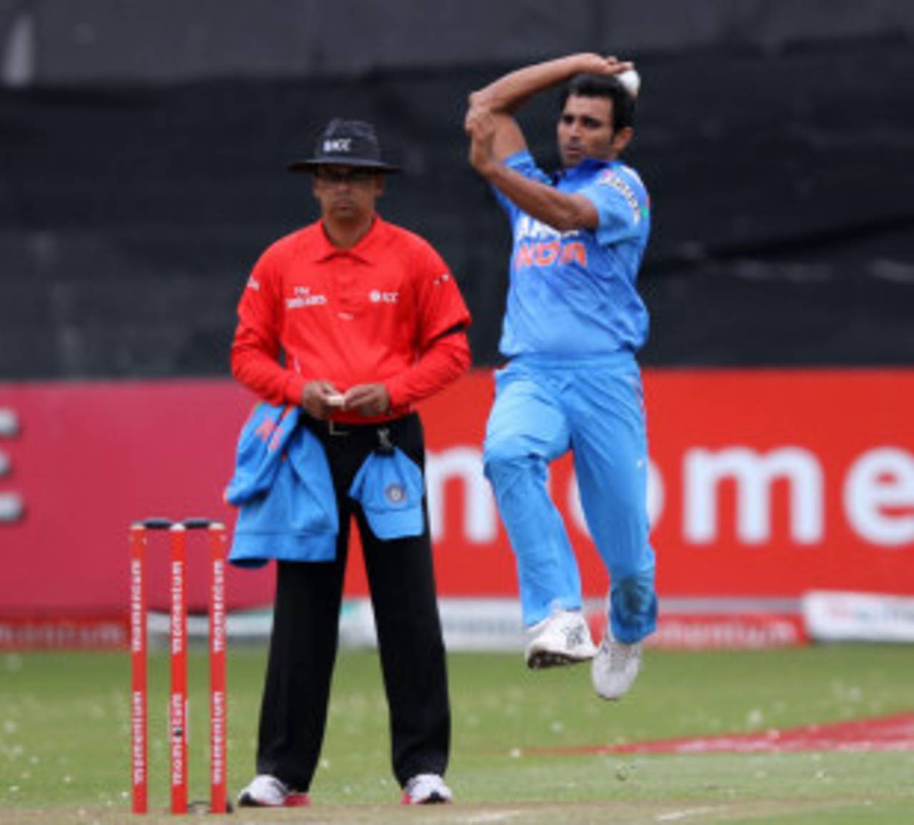 Mohammed Shami in his delivery stride, South Africa v India, 2nd ODI, Durban, December 8, 2013