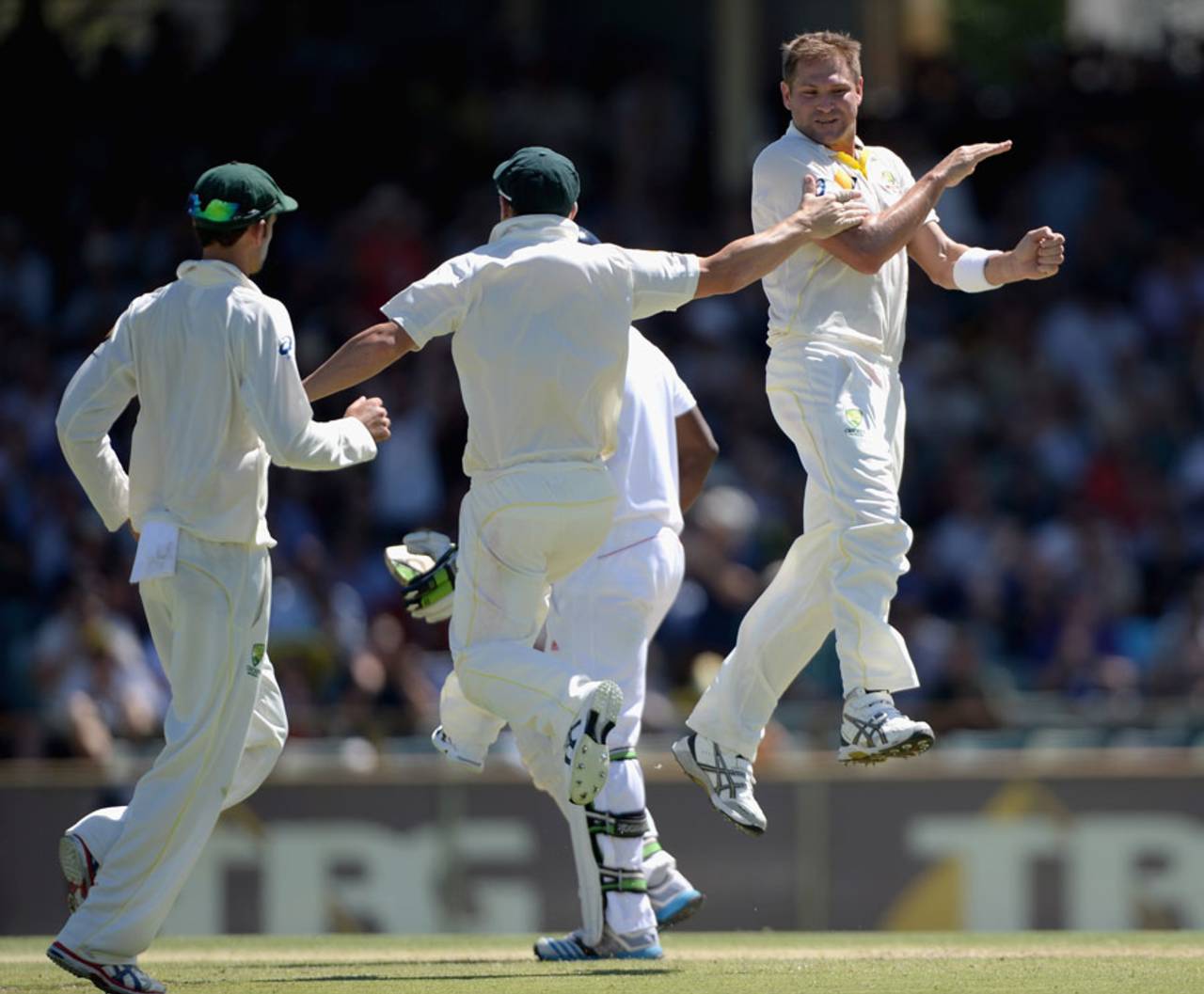 Ryan Harris broke a promising opening partnership by England, Australia v England, 3rd Test, Perth, 2nd day, December 14, 2013