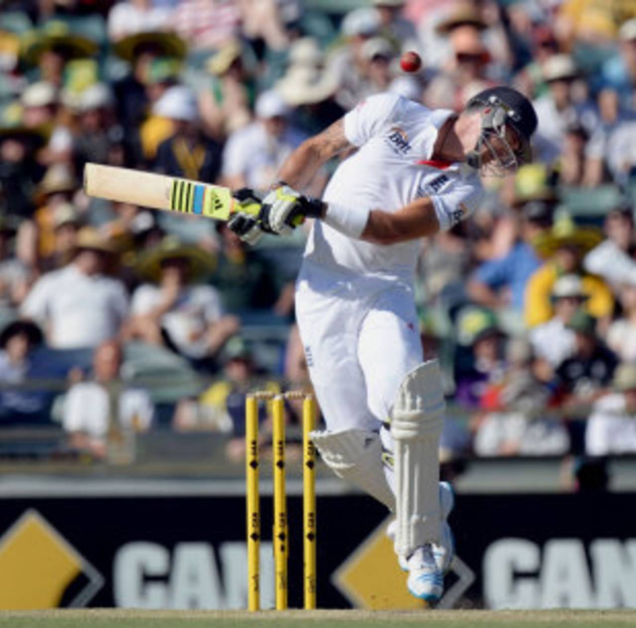 Kevin Pietersen was made to hop about, Australia v England, 3rd Test, Perth, 2nd day, December 14, 2013