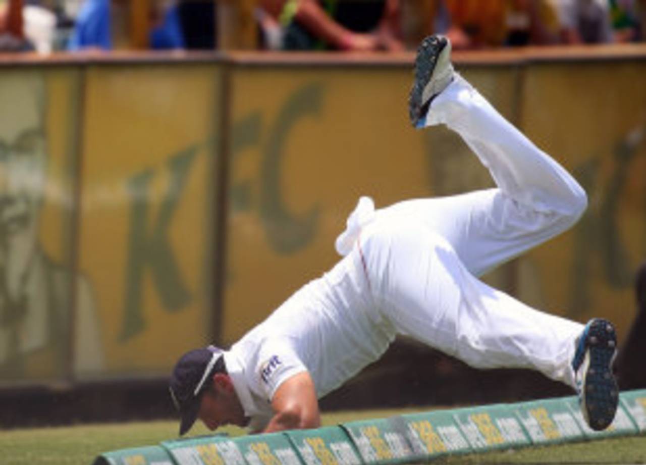 Tim Bresnan tumbles over the rope after failing to take a catch, Australia v England, Test, Perth, 4th day, December 16, 2013