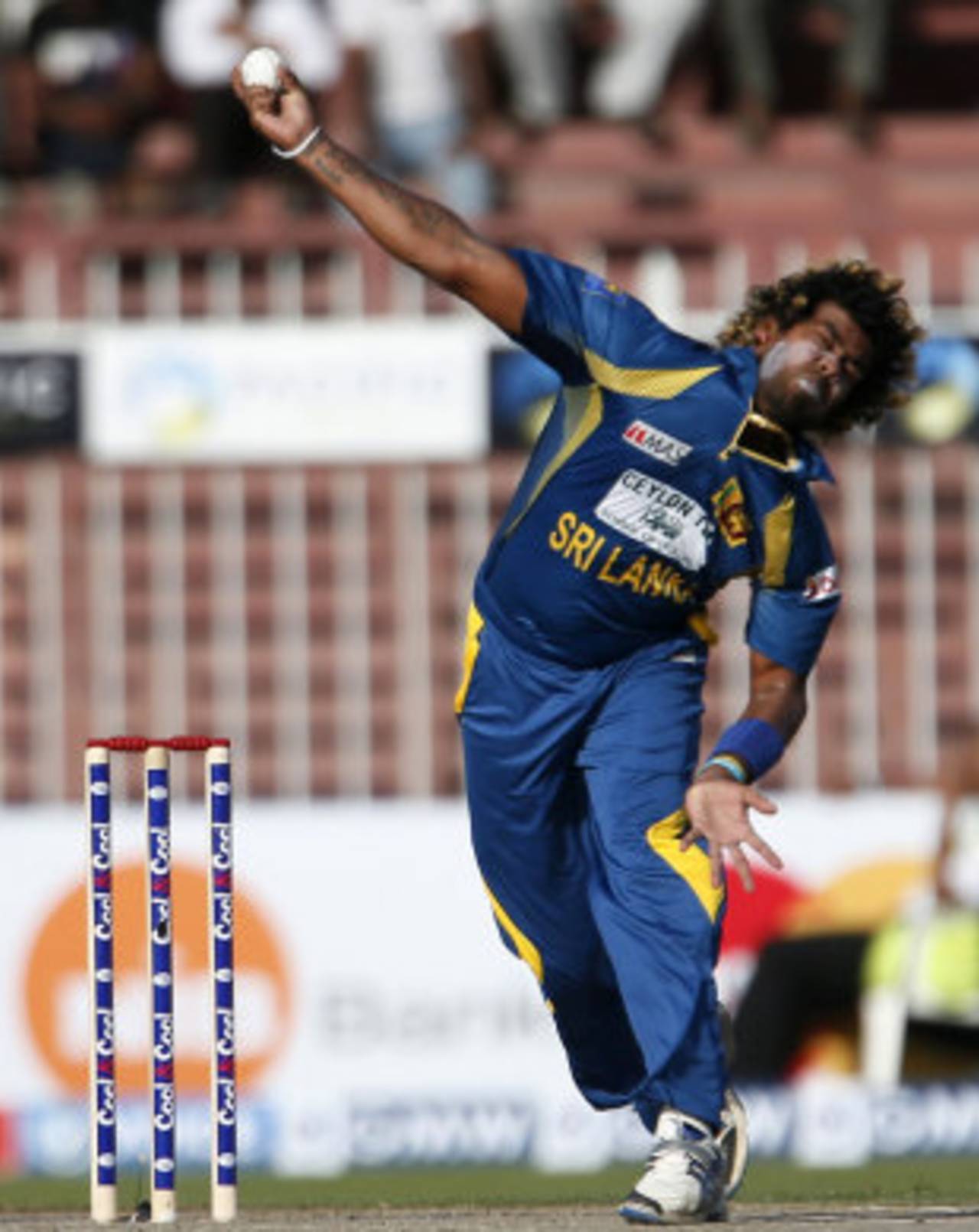 Lasith Malinga bowls, Pakistan v Sri Lanka, 1st ODI, Sharjah, December 18, 2013