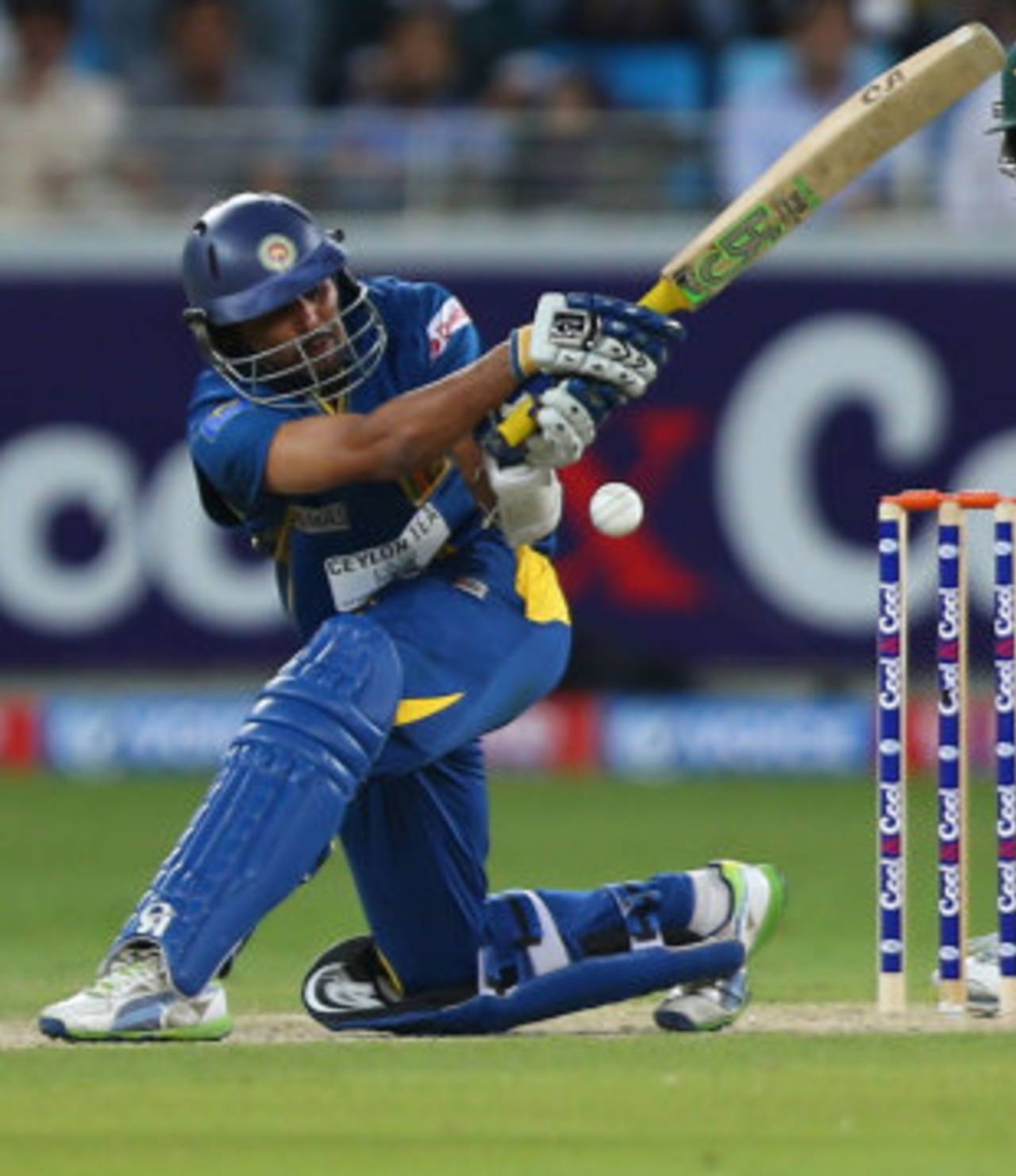 Tillakaratne Dilshan was one of the batsmen to chip in during Sri Lanka's chase&nbsp;&nbsp;&bull;&nbsp;&nbsp;AFP