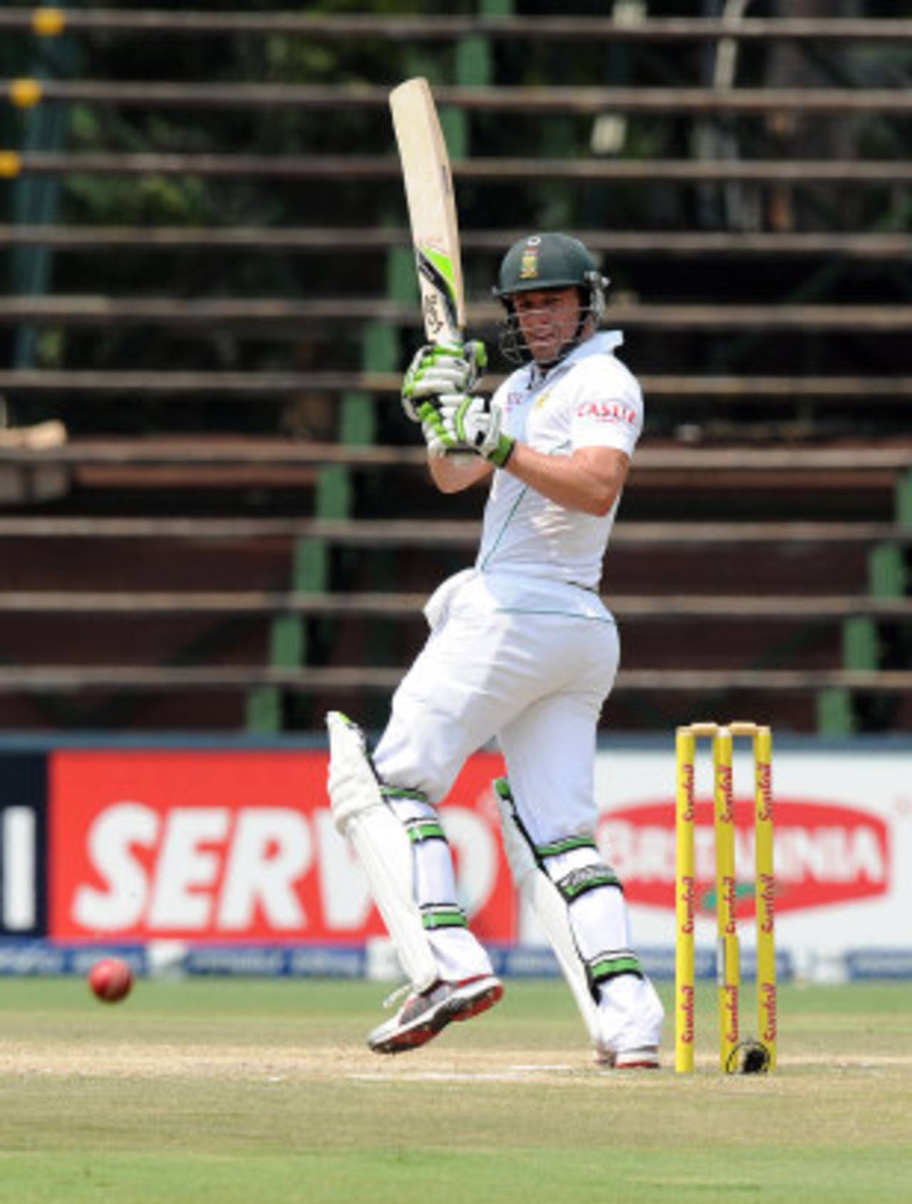 AB de Villiers plays a pull, South Africa v India, 1st Test, Johannesburg, 5th day, December 22, 2013