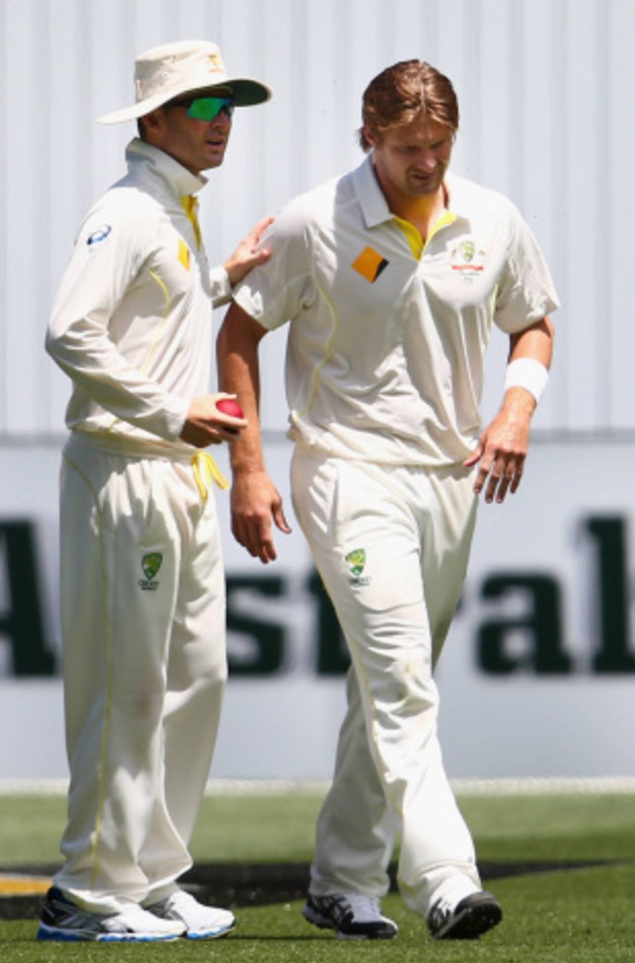 Shane Watson limped off during his seventh over, Australia v England, 4th Test, Melbourne, 1st day, December 26, 2013