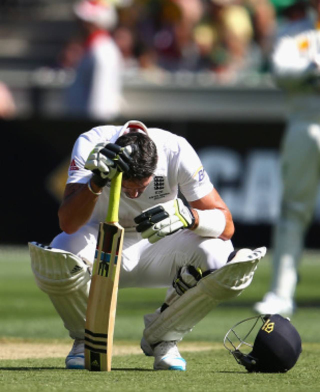 Kevin Pietersen had to battle illness during his innings, Australia v England, 4th Test, Melbourne, 1st day, December 26, 2013