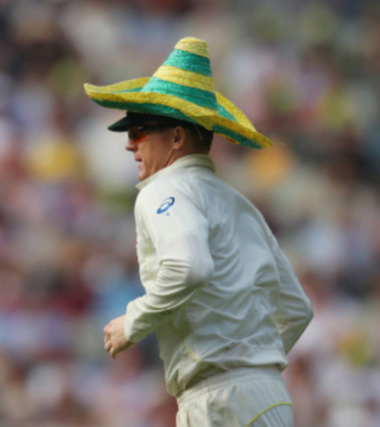 Chris Rogers opts for some different headgear, Australia v England, 4th Test, Melbourne, 1st day, December 26, 2013
