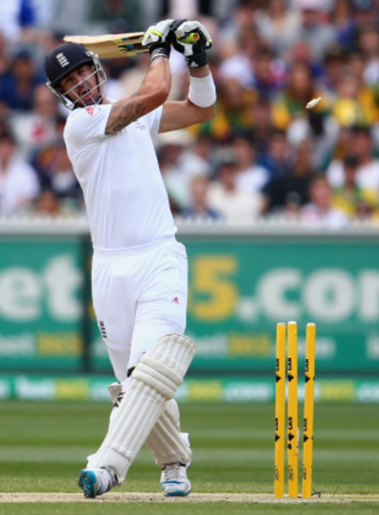 Kevin Pietersen heaved across the line against Mitchell Johnson, Australia v England, 4th Test, Melbourne, 2nd day, December 27, 2013