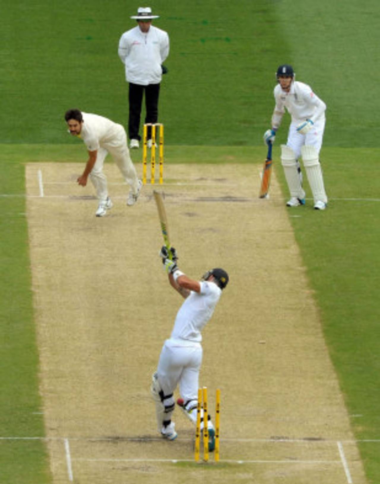 Mitchell Johnson beats Kevin Pietersen's wild stroke, Australia v England, 4th Test, Melbourne, 2nd day, December 27, 2013