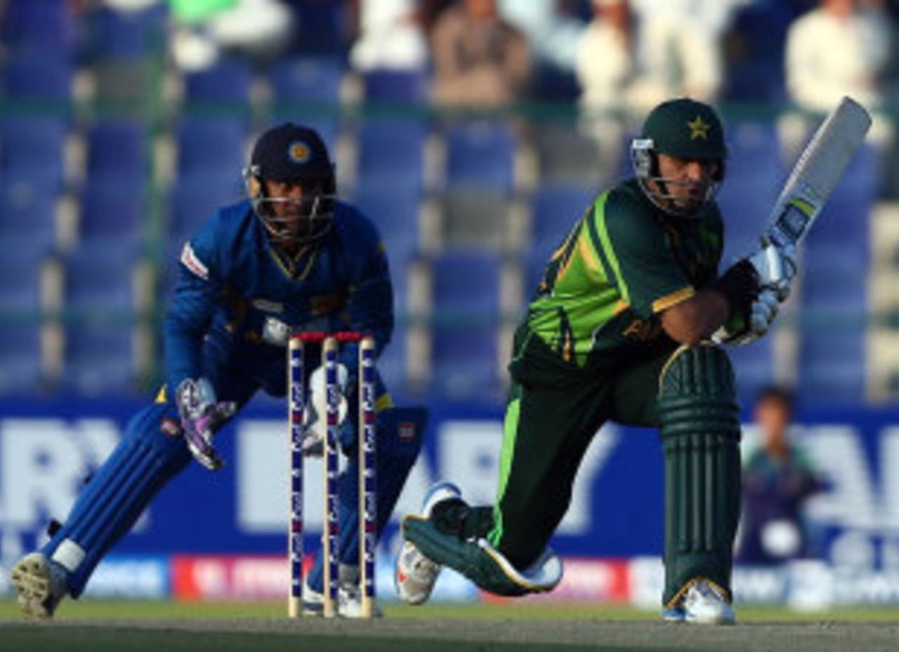 Misbah-ul-Haq shapes to play the reverse-sweep, Pakistan v Sri Lanka, 5th ODI, Abu Dhabi, December 27, 2013