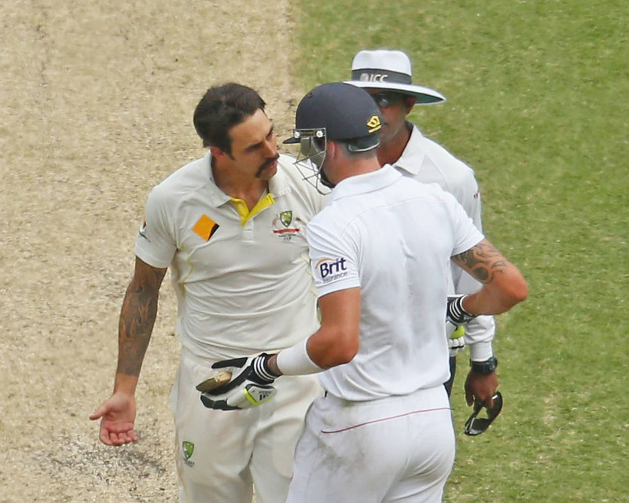 Mitchell Johnson didn't quite agree with Kevin Pietersen's conviction about the role of caffeine in the rotation of the earth&nbsp;&nbsp;&bull;&nbsp;&nbsp;Getty Images