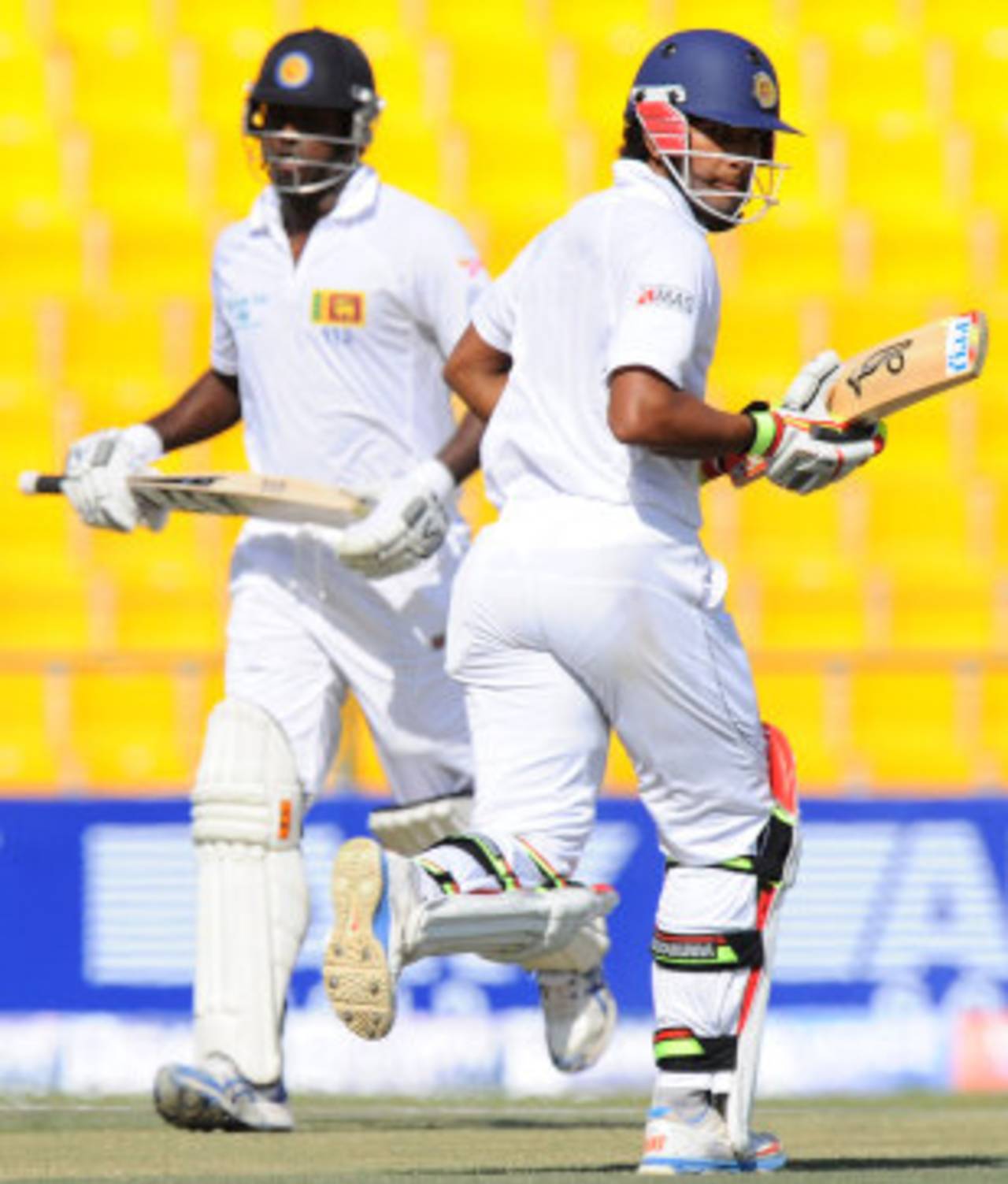 Angelo Mathews and Dinesh Chandimal set off for a run, Pakistan v Sri Lanka, 1st Test, 4th day, Abu Dhabi, January 3, 2014 