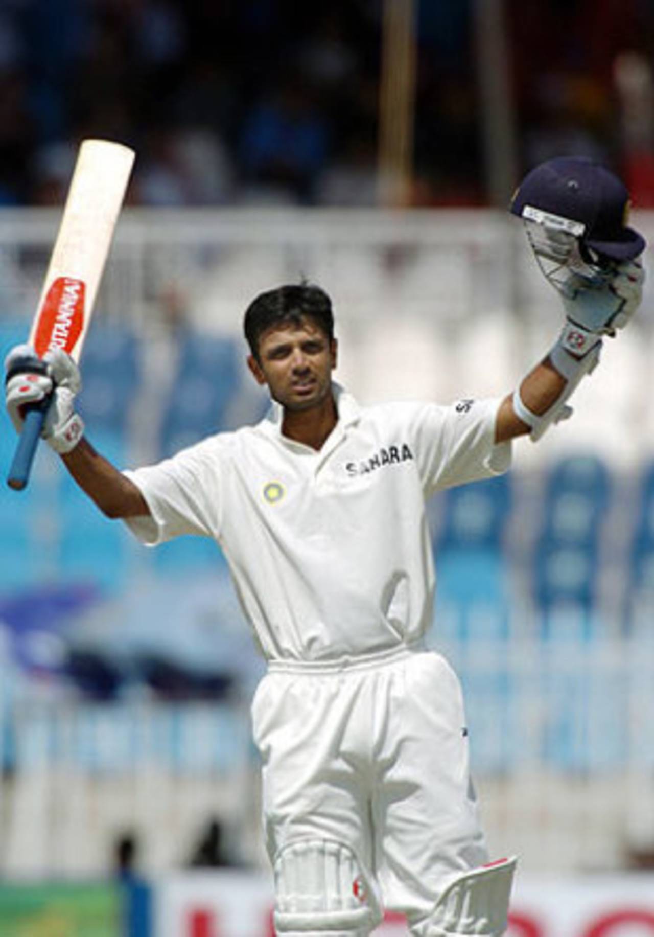 Rahul Dravid gets to his double-hundred, and looks good for more, Pakistan v India, 3rd Test, Rawalpindi, 3rd day, April 15, 2004