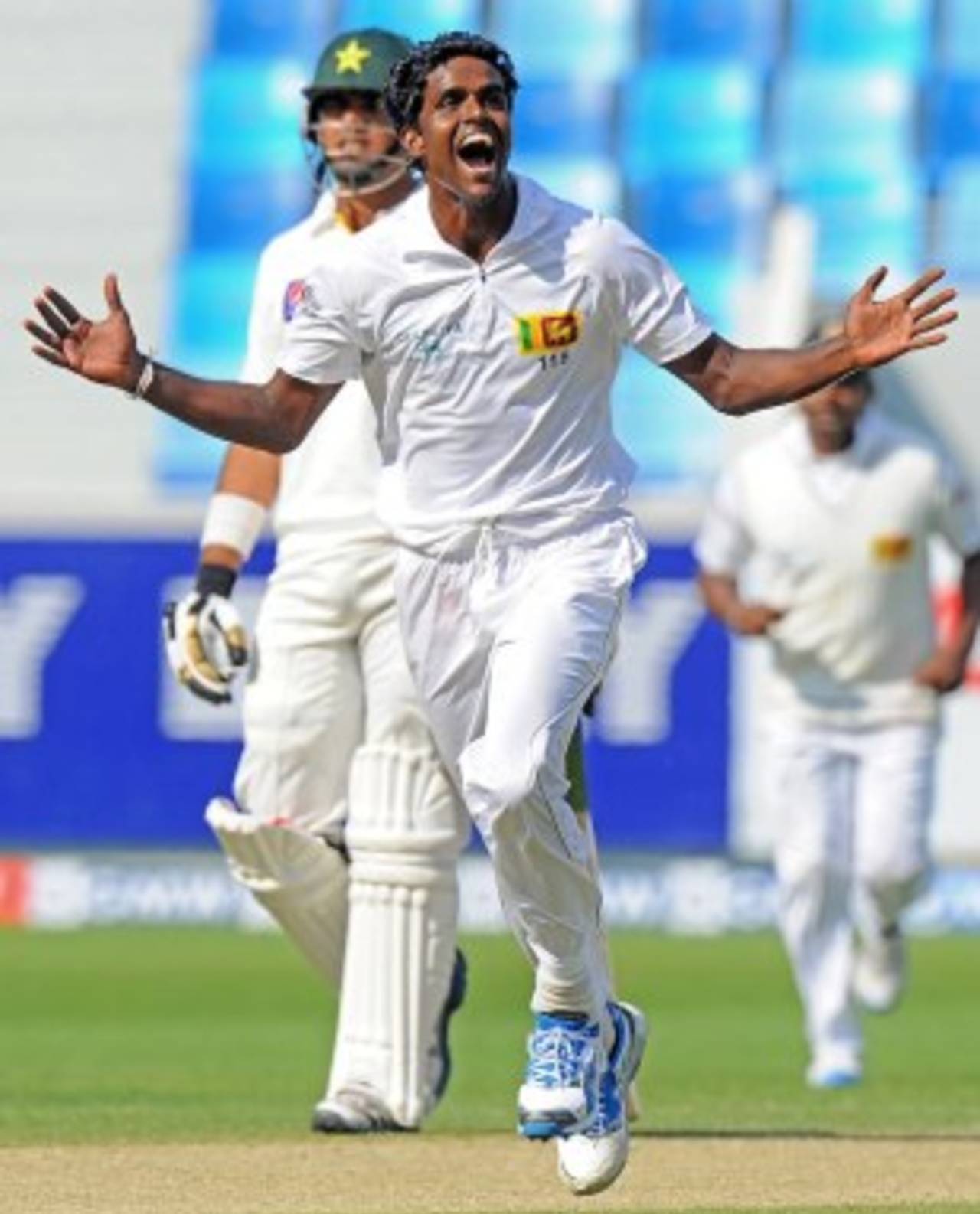 Shaminda Eranga celebrates Younis Khan's wicket, Pakistan v Sri Lanka, 2nd Test, Dubai, 1st day, January 8, 2014