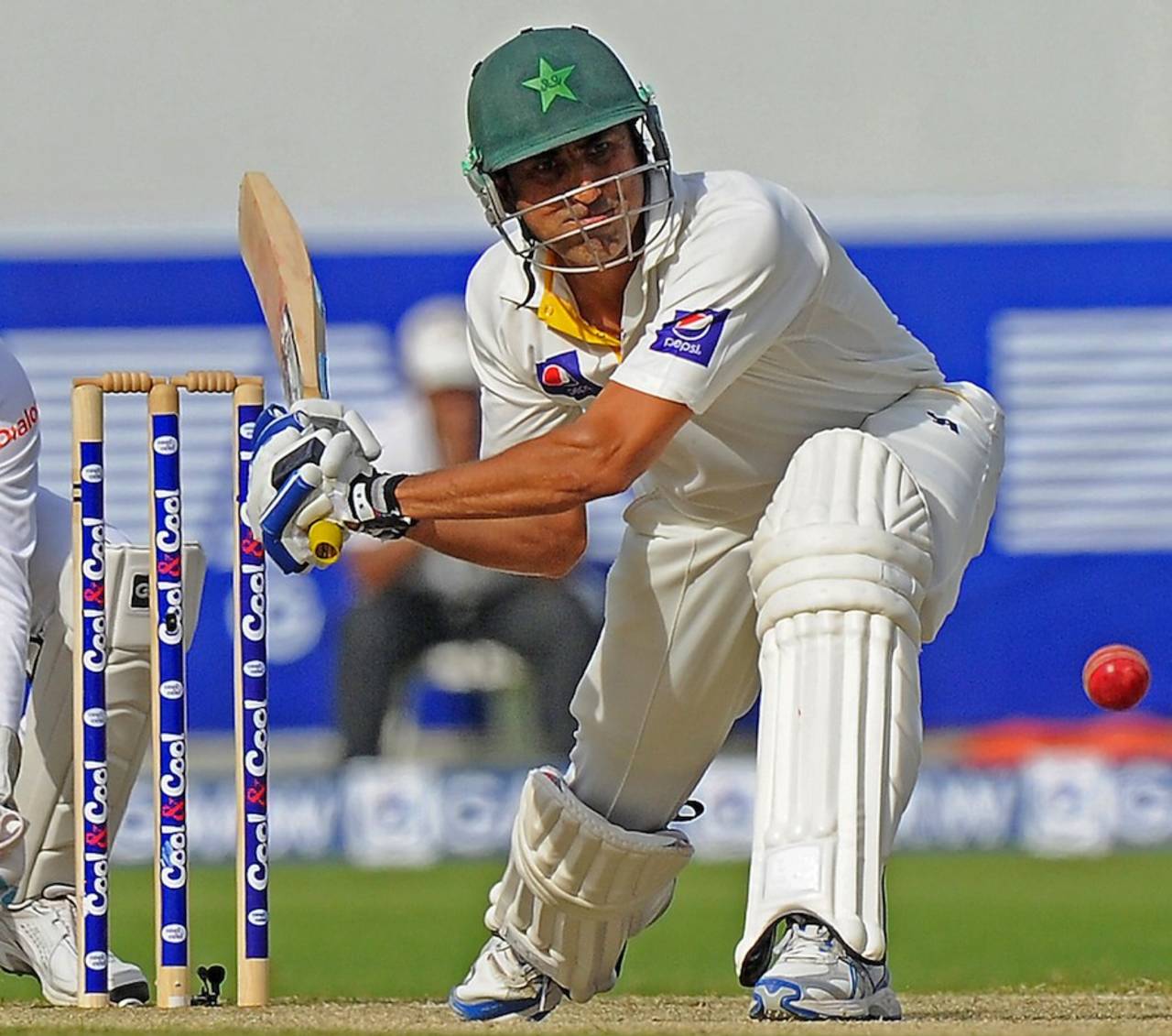 Younis Khan winds up to hit the ball, Pakistan v Sri Lanka, 2nd Test, Dubai, 3rd day, January 10, 2014