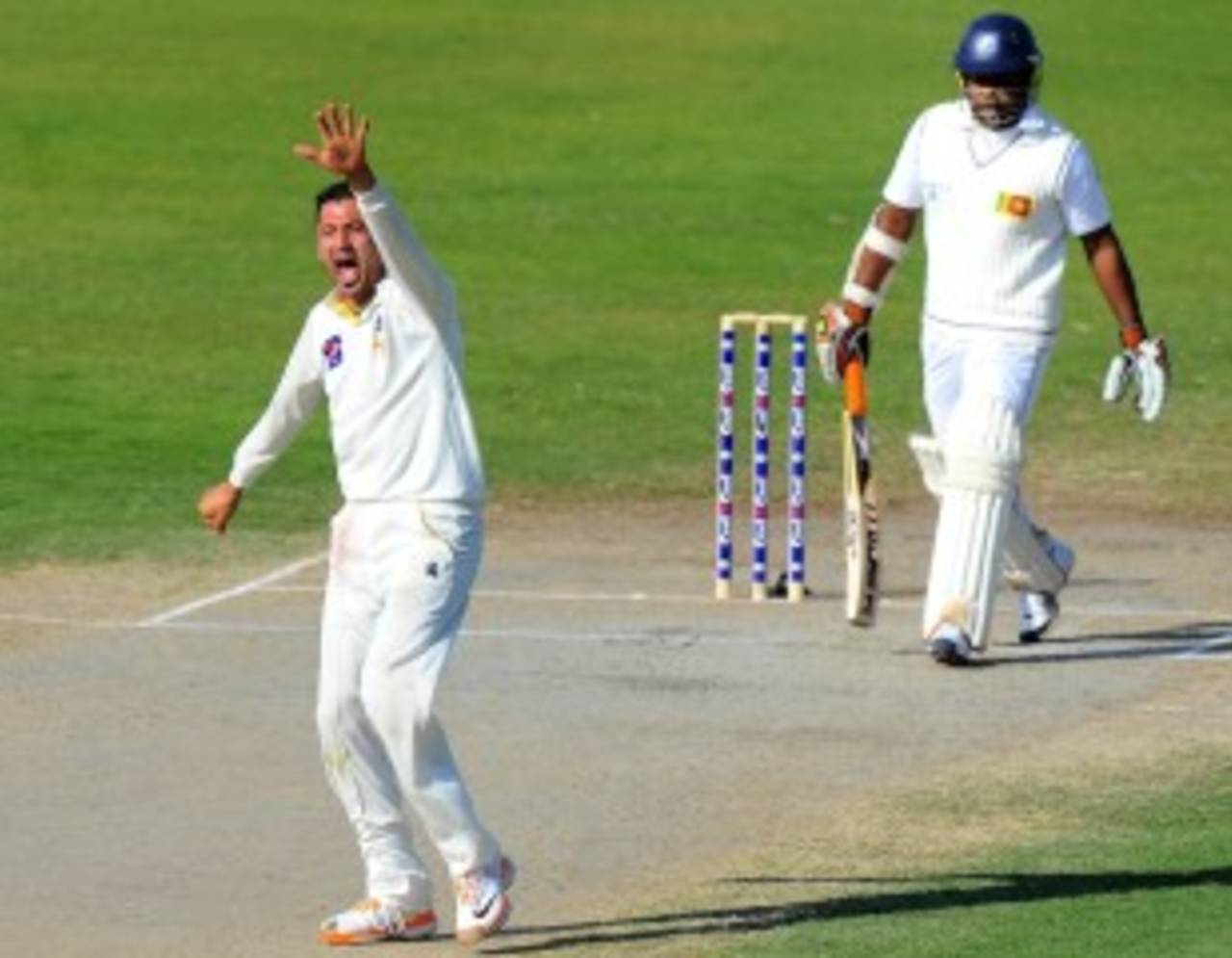 Junaid Khan had Rangana Herath lbw for a first-ball duck, Pakistan v Sri Lanka, 3rd Test, Sharjah, 2nd day, January 17, 2014