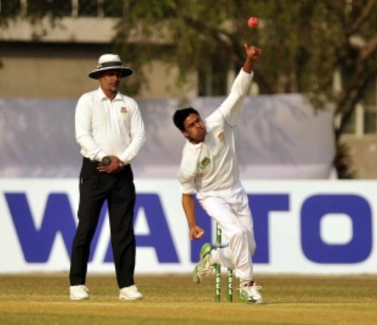 Taijul Islam took seven of the eight wickets on the first day, East Zone v North Zone, Bangladesh Cricket League, 1st day, Savar, January 18, 2014