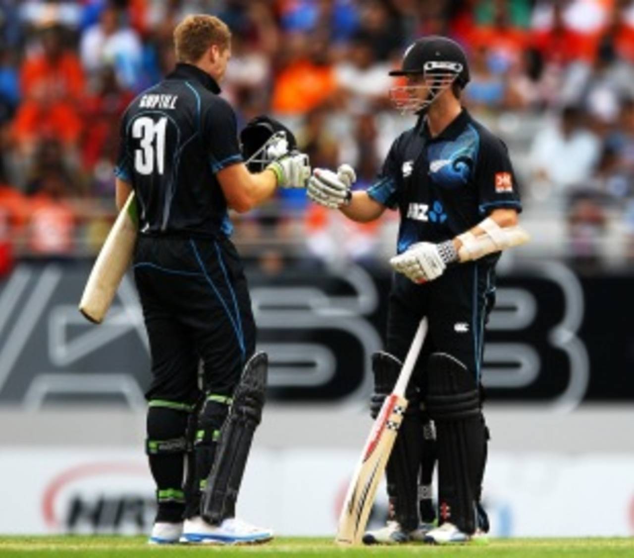 Kane Williamson and Martin Guptill were comically out of sync while trying to sneak a couple&nbsp;&nbsp;&bull;&nbsp;&nbsp;Getty Images