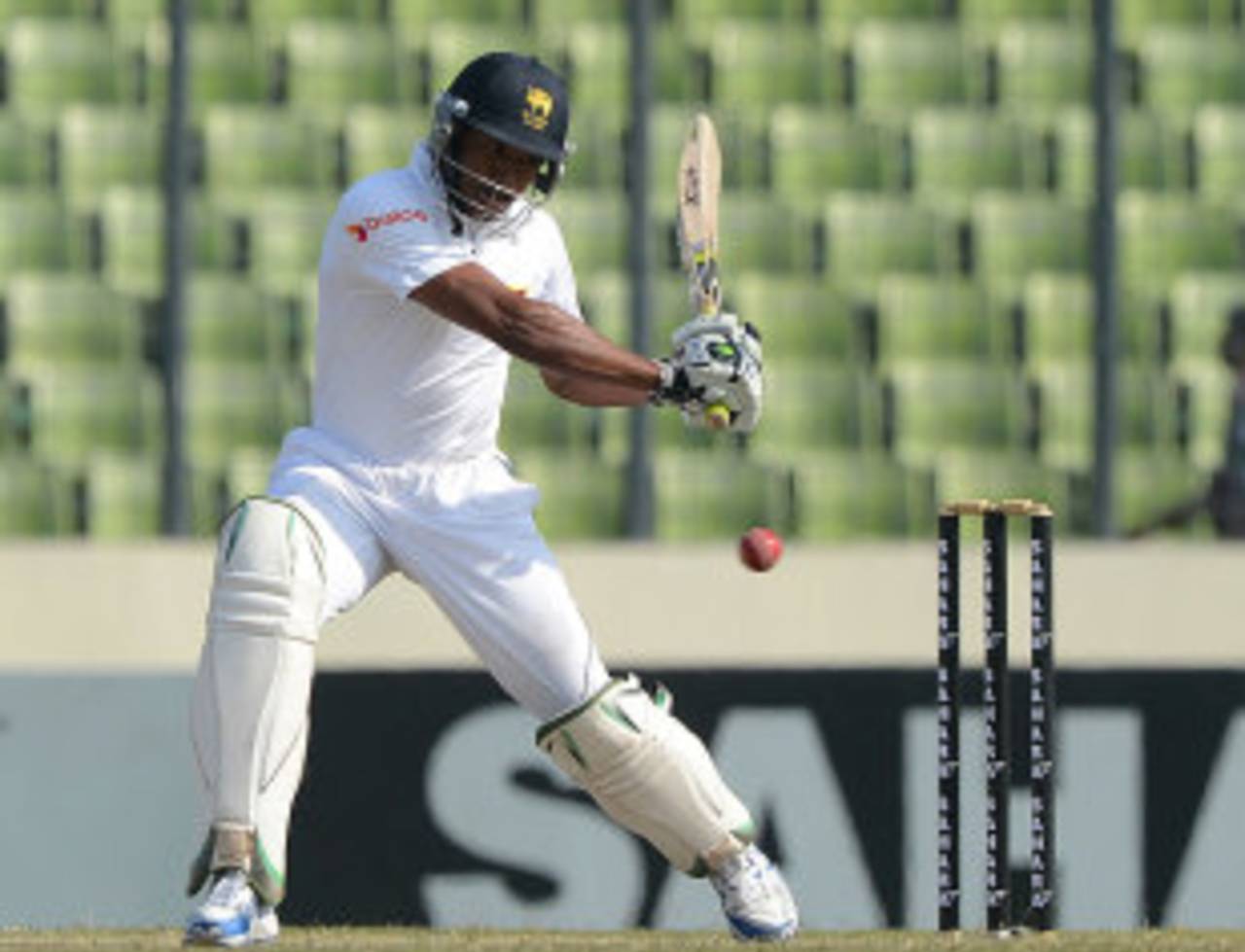 Kithuruwan Vithanage's unbeaten 103 equals the highest Test score by a Sri Lankan batsman at No. 8&nbsp;&nbsp;&bull;&nbsp;&nbsp;AFP
