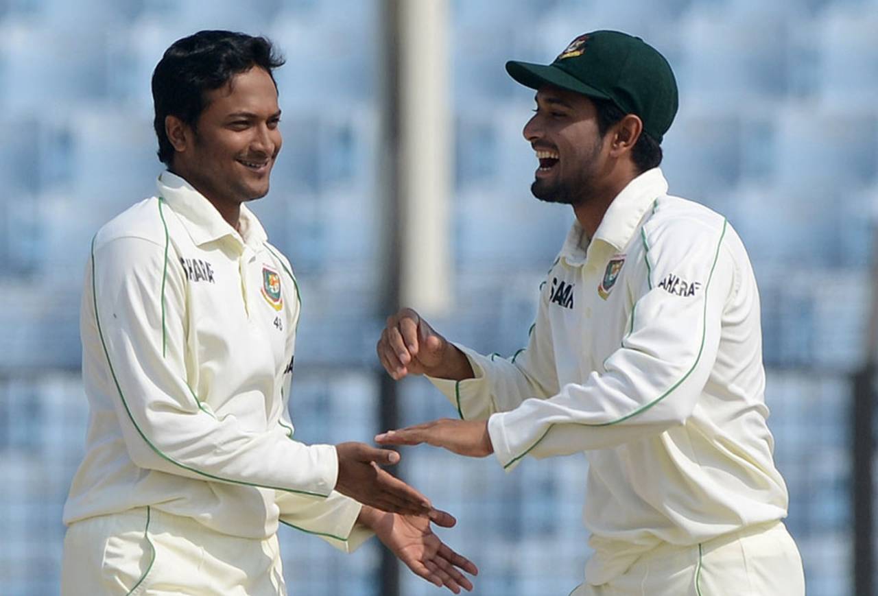 Shakib Al Hasan and Mahmudullah celebrate a wicket, Bangladesh v Sri Lanka, 2nd Test, Chittagong, 2nd day, February 5, 2014