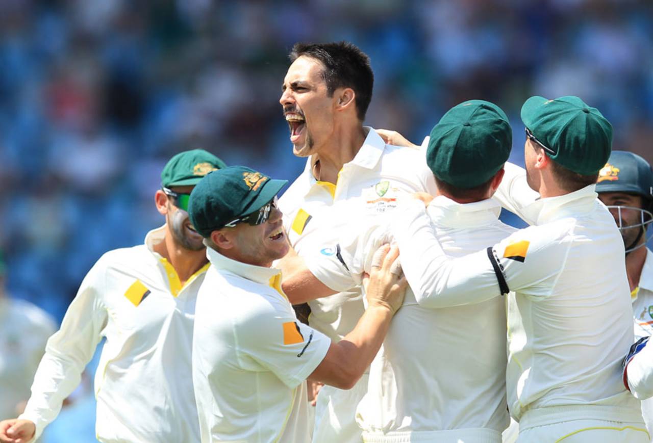 Mitchell Johnson roared in to take three early wickets, South Africa v Australia, 1st Test, Centurion, 2nd day, February 13, 2014