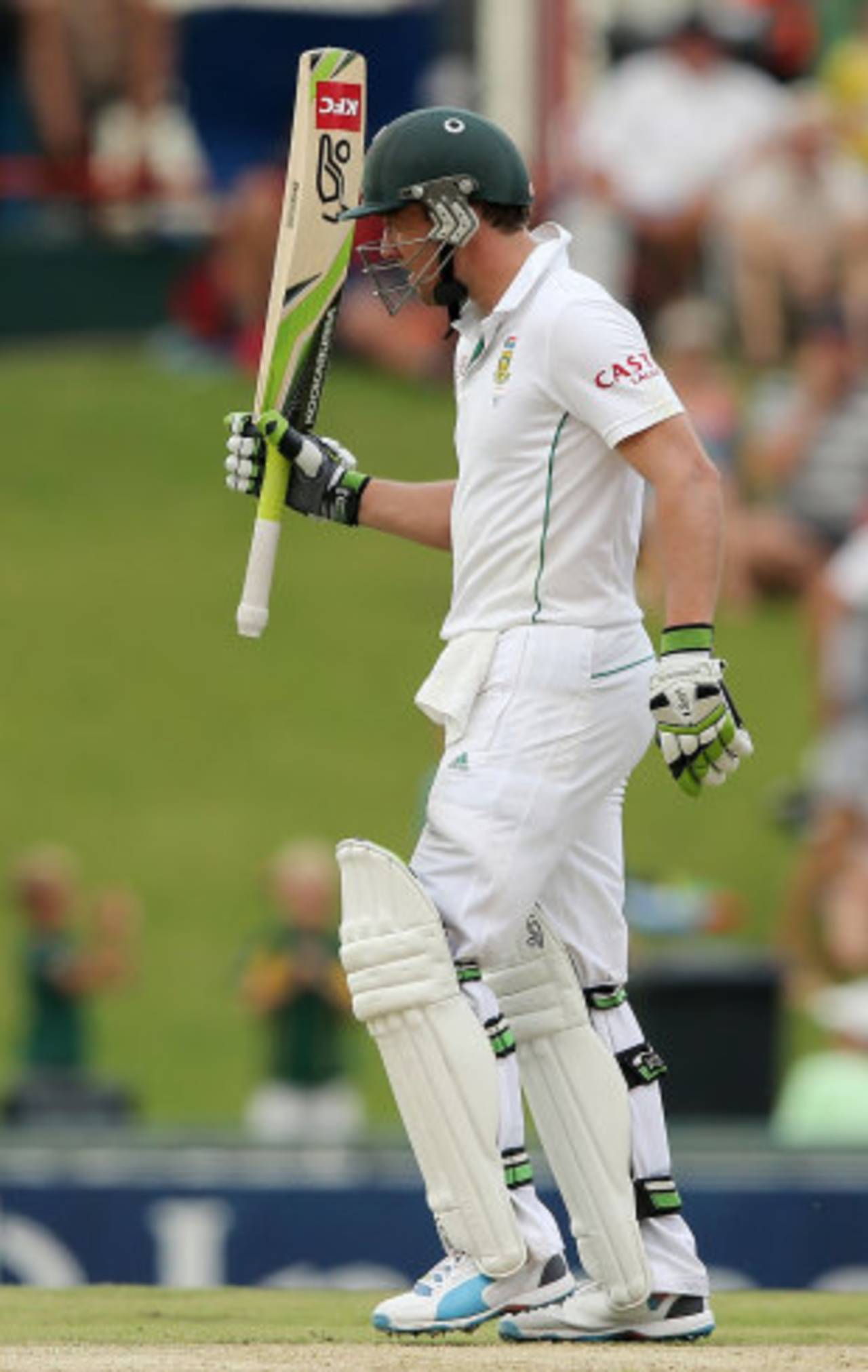AB de Villiers was the only South Africa batsman to resist, South Africa v Australia, 1st Test, Centurion, 2nd day, February 13, 2014