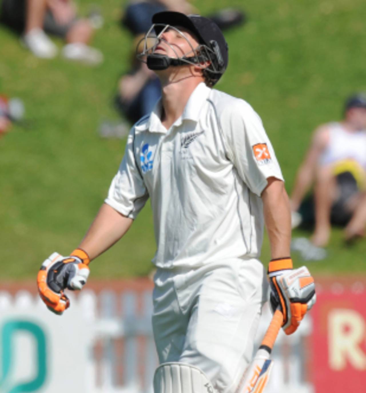 BJ Watling was dismissed in the first over with the new ball, New Zealand v India, 2nd Test, 4th day, Wellington, February 17, 2014