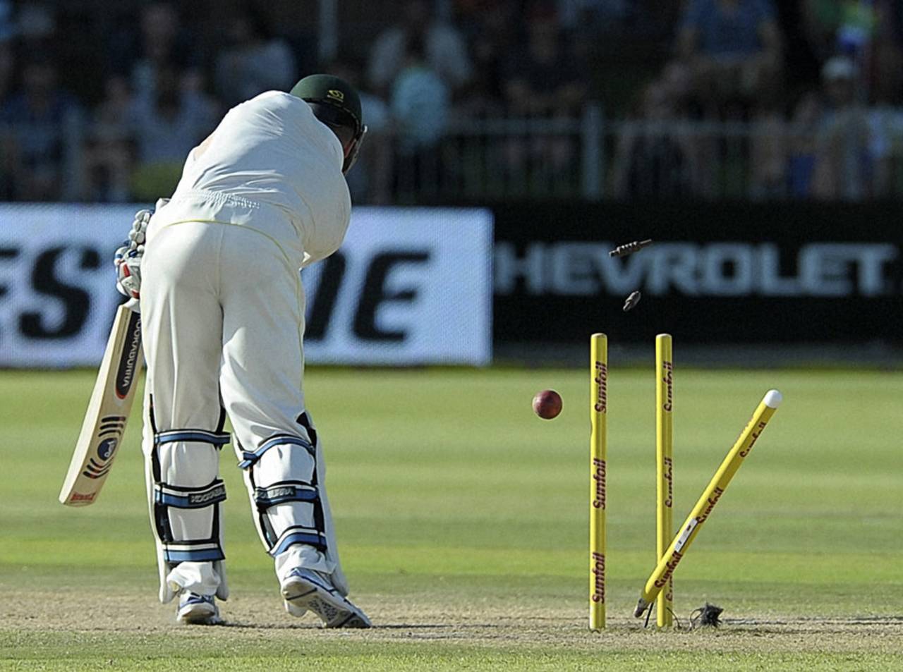 Brad Haddin's middle stump meets Dale Steyn's inswinger, South Africa v Australia, 2nd Test, Port Elizabeth, 4th day, February 23, 2014