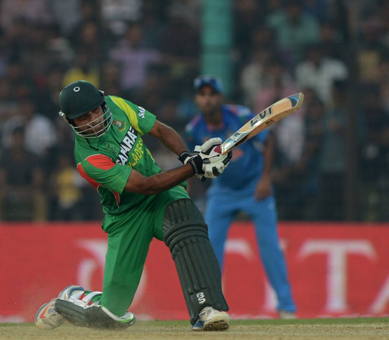 Ziaur Rahman goes over the top, Bangladesh v India, Asia Cup 2014, Fatullah, February 26, 2014