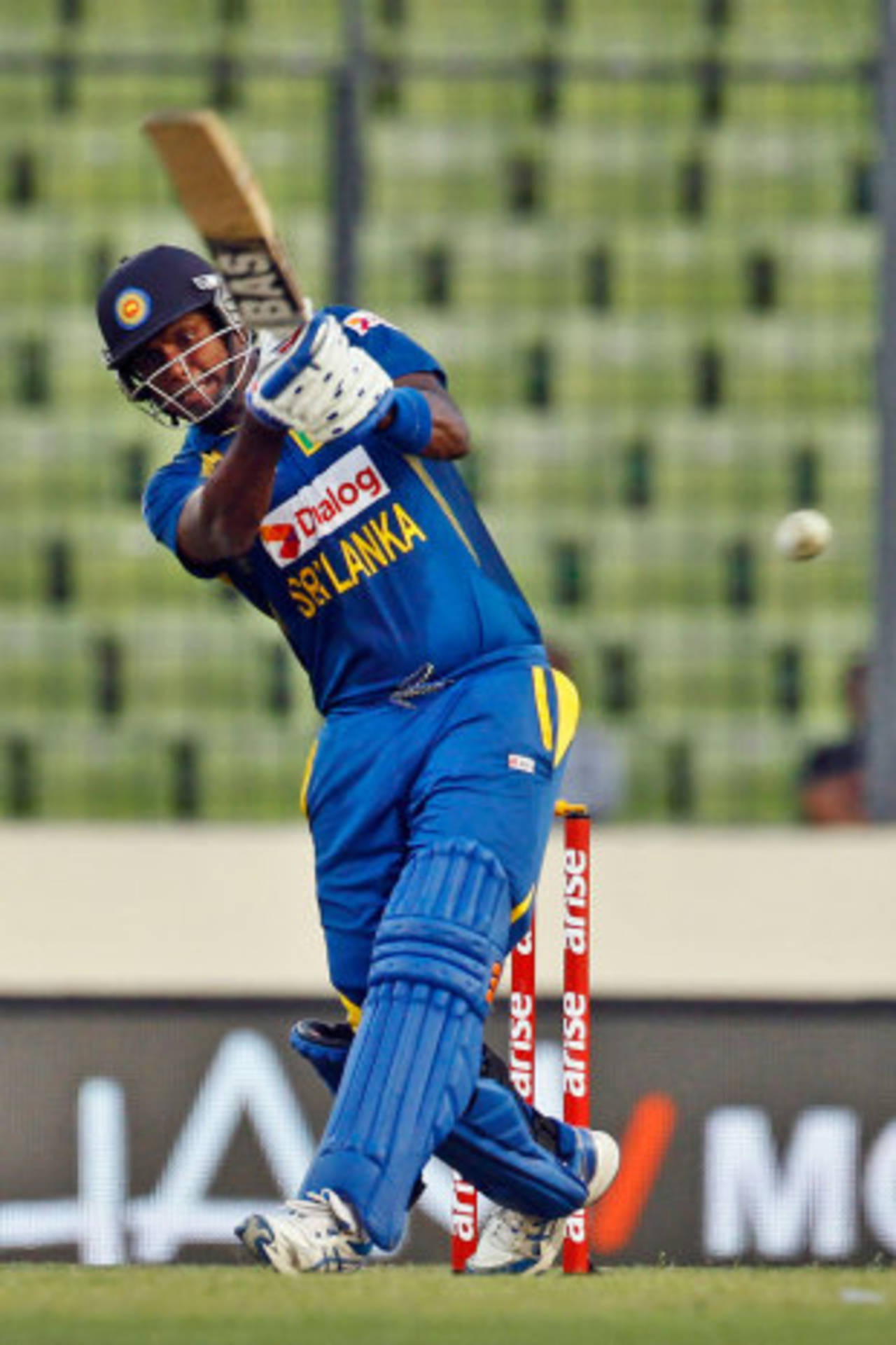 Angelo Mathews revived Sri Lanka from 8 for 3&nbsp;&nbsp;&bull;&nbsp;&nbsp;Associated Press