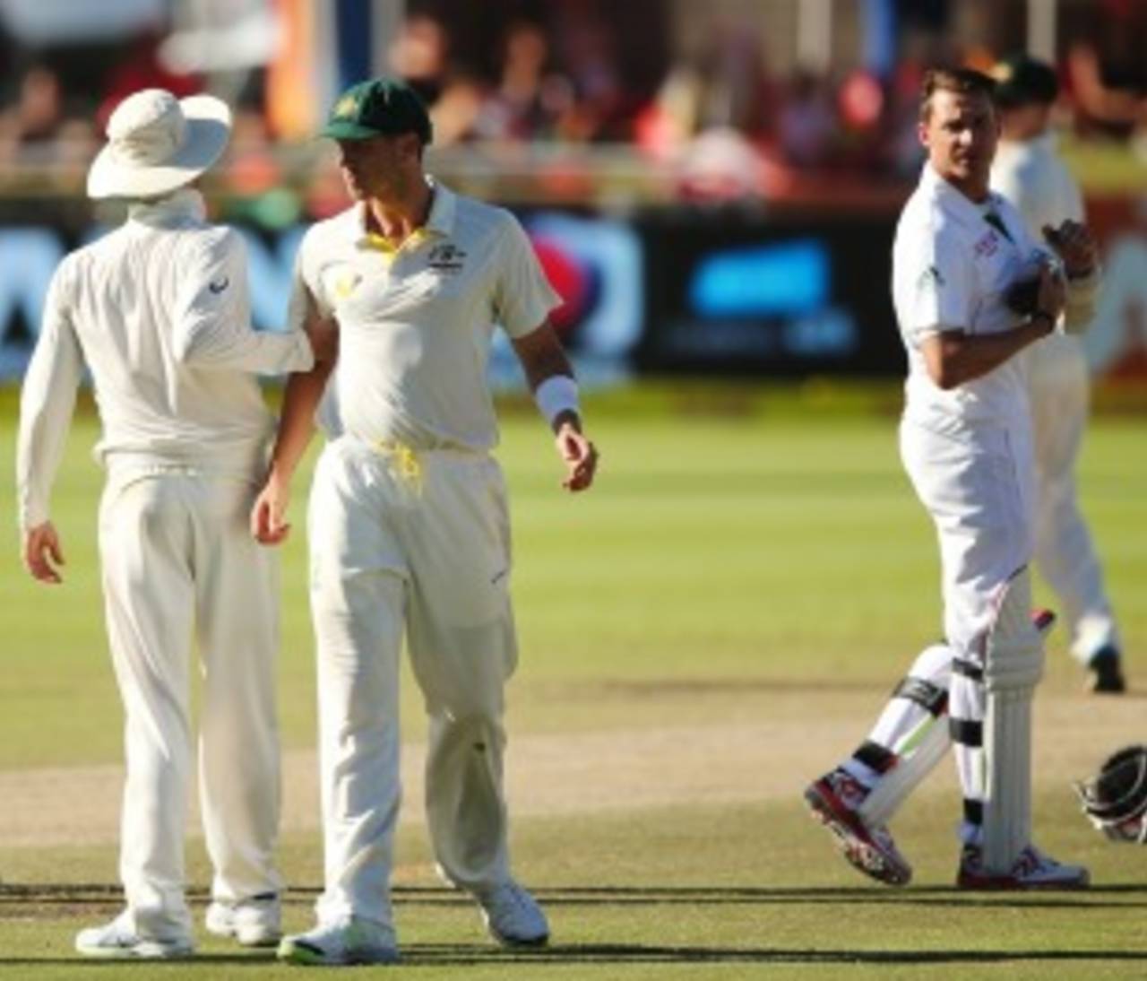 Michael Clarke had got involved in an exchange between James Pattinson and Dale Steyn during the Newlands Test earlier this year&nbsp;&nbsp;&bull;&nbsp;&nbsp;Getty Images
