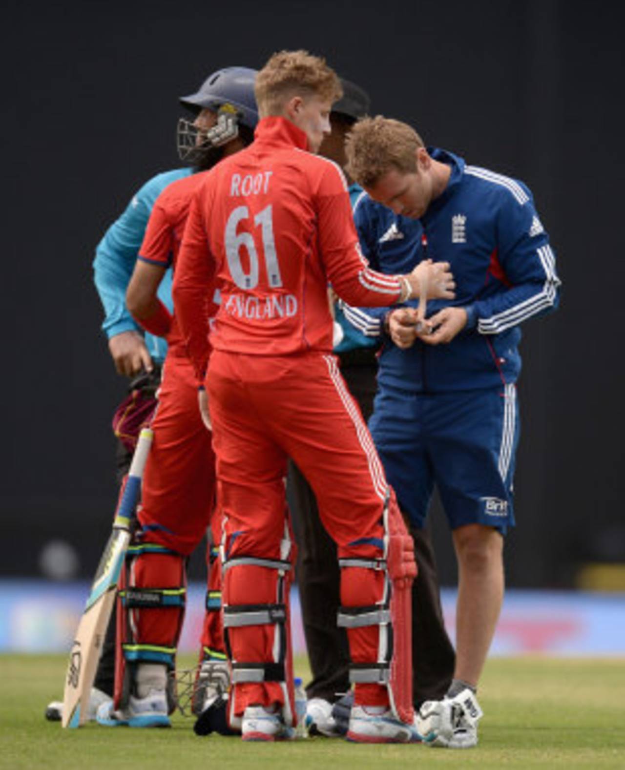 Joe Root's thumb proved to be fractured in five places&nbsp;&nbsp;&bull;&nbsp;&nbsp;Getty Images