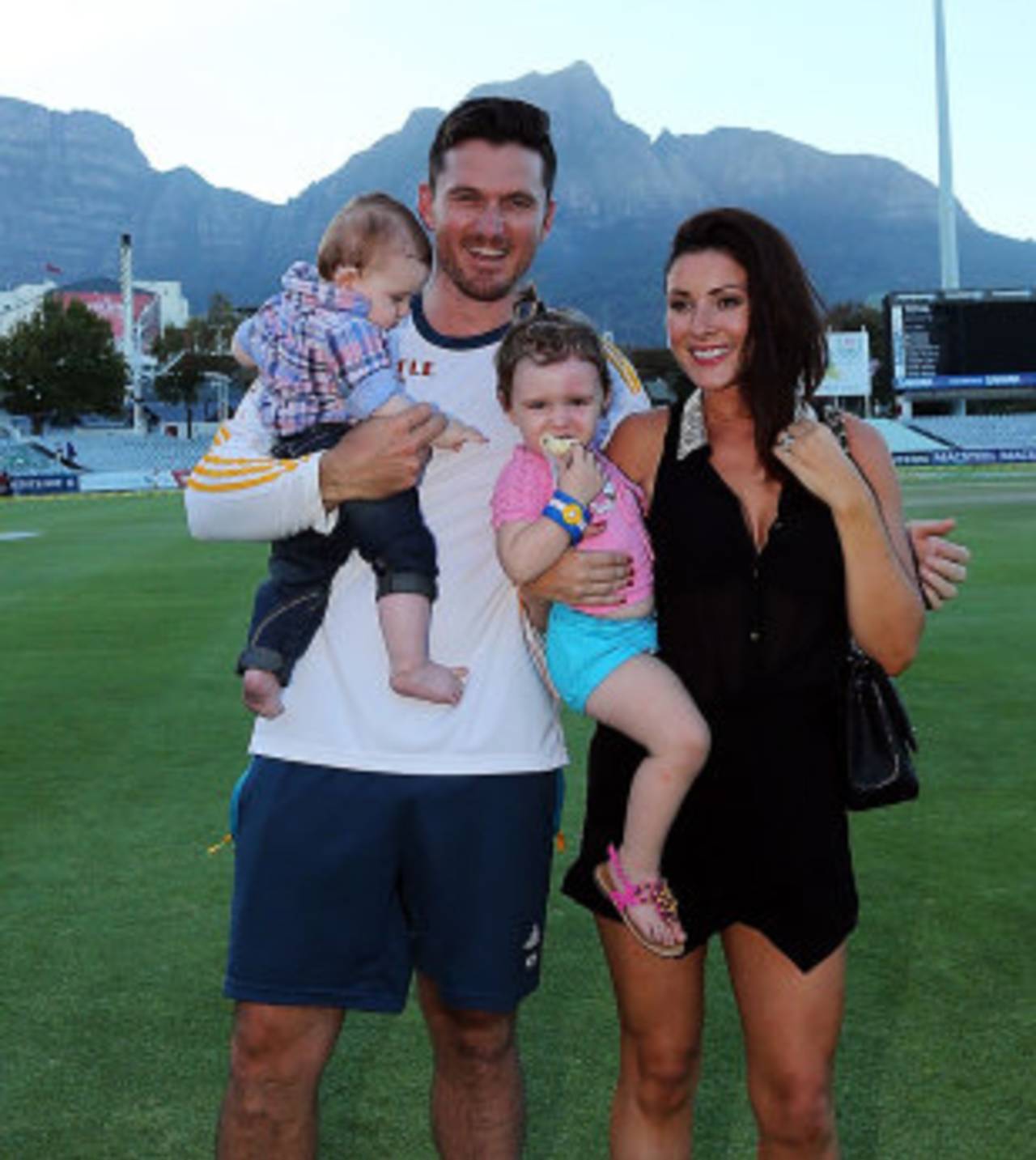 Graeme Smith and family have decamped to London, but reviving Surrey will be no easy task&nbsp;&nbsp;&bull;&nbsp;&nbsp;Getty Images