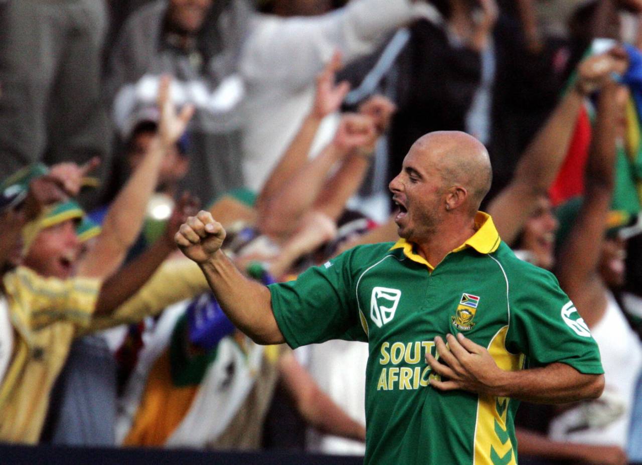 Herschelle Gibbs celebrates with fans after masterminding South Africa's astounding chase, South Africa v Australia, 5th ODI, Johannesburg, March 12, 2006
