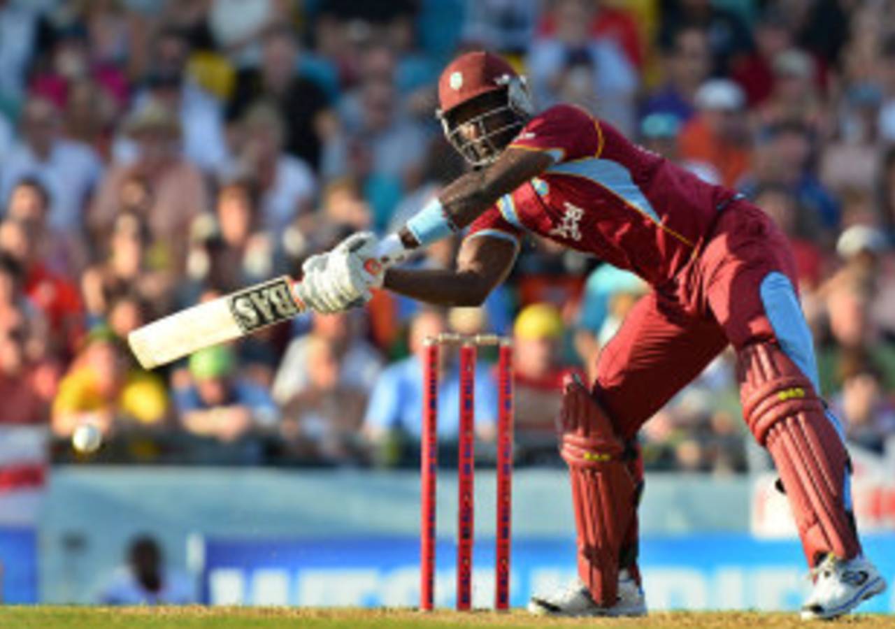 Darren Sammy reaches for the final ball of the match, which would have been a wide&nbsp;&nbsp;&bull;&nbsp;&nbsp;AFP