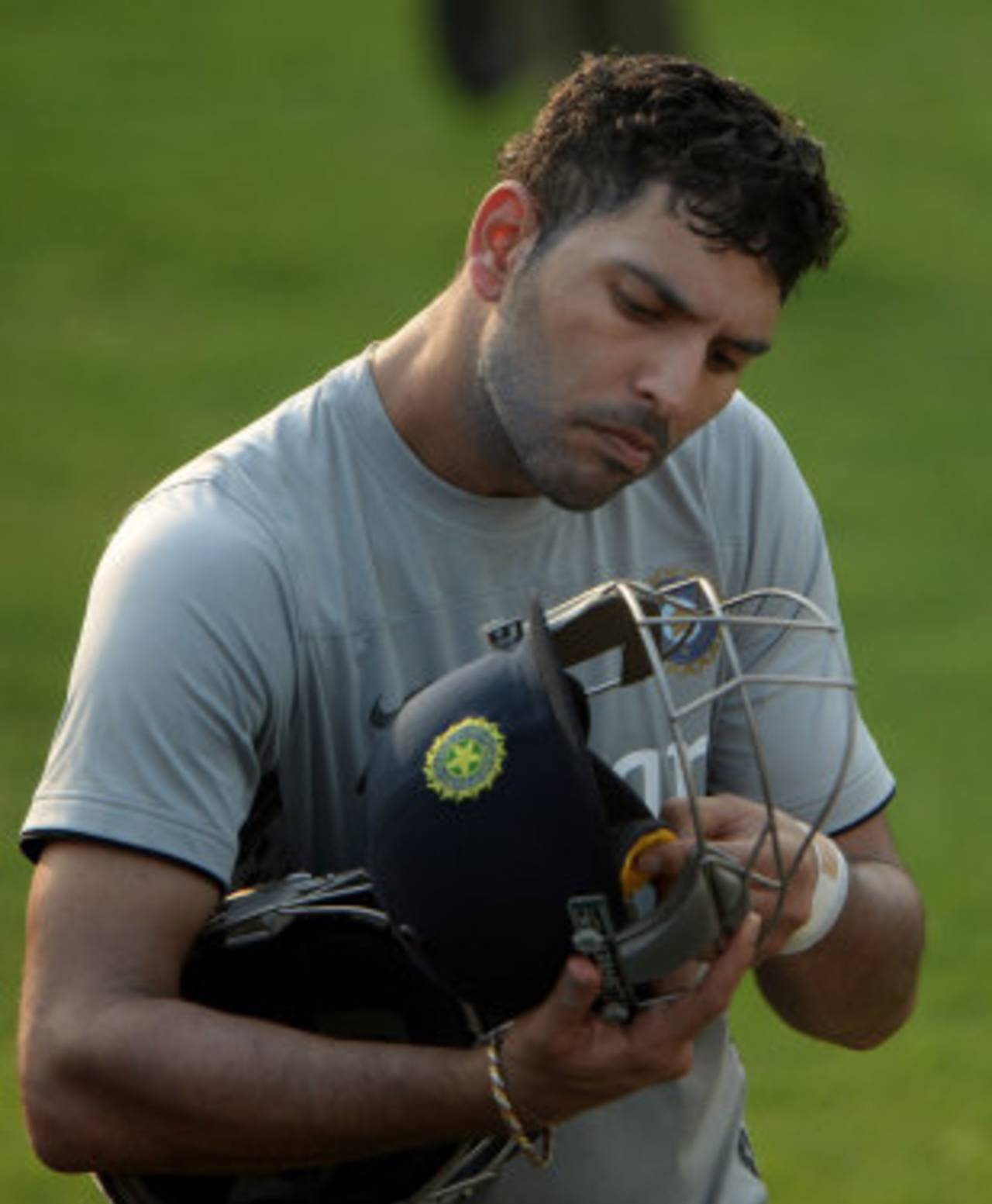 Yuvraj Singh's search for form in every department of the game continues&nbsp;&nbsp;&bull;&nbsp;&nbsp;AFP