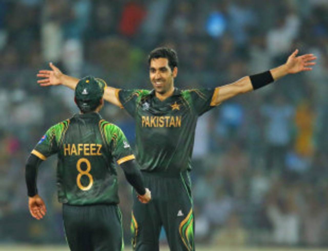 Umar Gul celebrates after dismissing Brad Hodge, Australia v Pakistan, World T20, Group 2, Mirpur, March 23, 2014