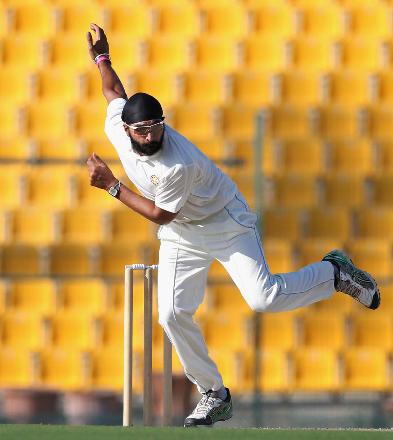 Monty Panesar's bowling effort at the Wankhede in 2012 is the second-best bowling performance based on ISV value, after Jim Laker's 19-wicket effort at the Old Trafford&nbsp;&nbsp;&bull;&nbsp;&nbsp;Getty Images