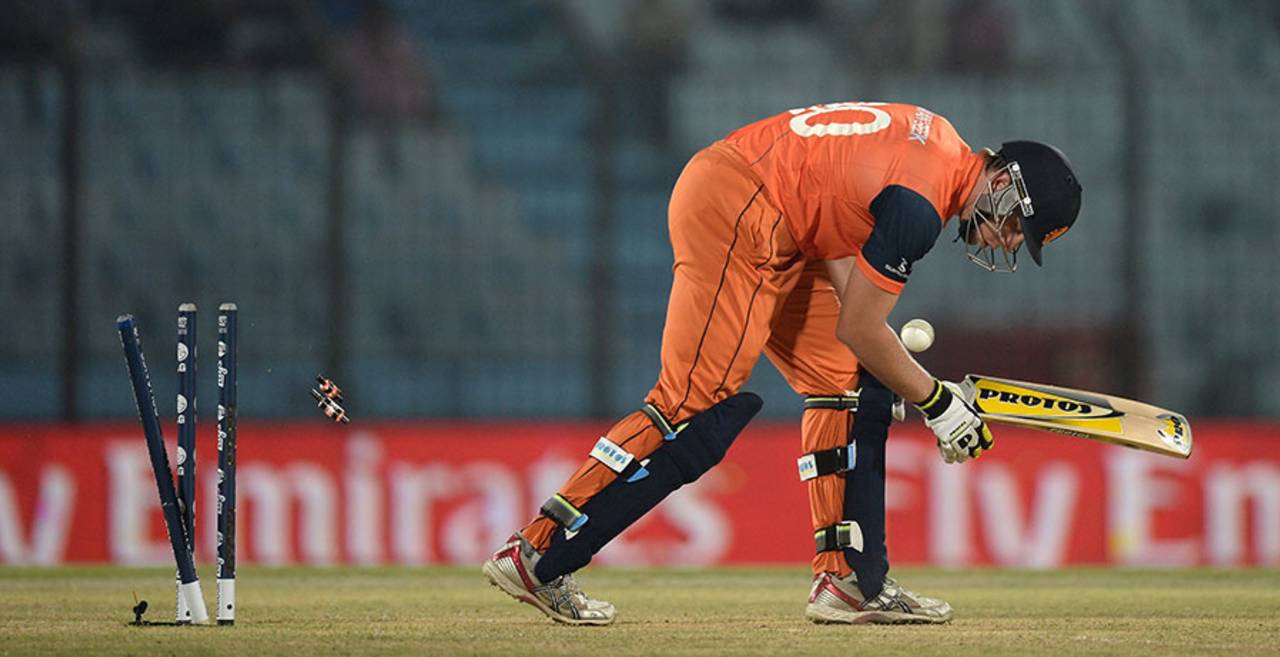 Logan van Beek is bowled by Lasith Malinga, Netherlands v Sri Lanka, World T20, Group 1, March 24, 2014