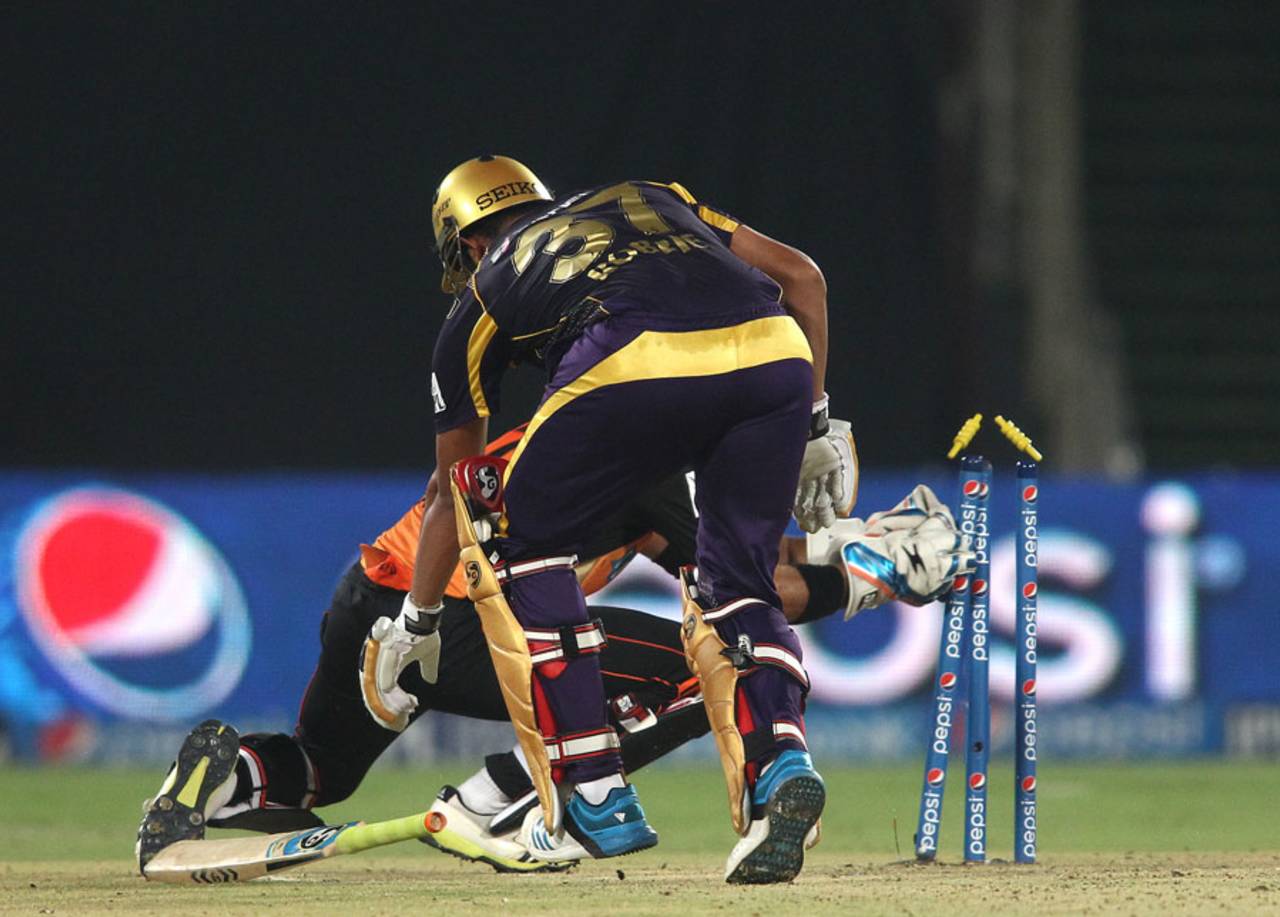 Robin Uthappa was run-out after he lost control of his bat, Sunrisers Hyderabad v Kolkata Knight Riders, IPL 2014, Hyderabad, May 18, 2014