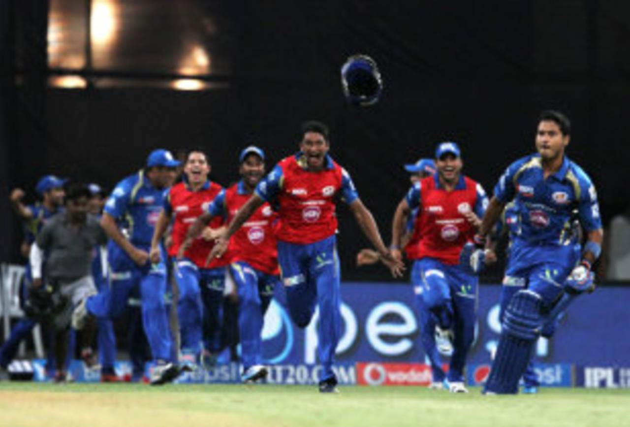 Mumbai Indians celebrate after Aditya Tare's match-winning six, Mumbai Indians v Rajasthan Royals, IPL 2014, Mumbai, May 25, 2014