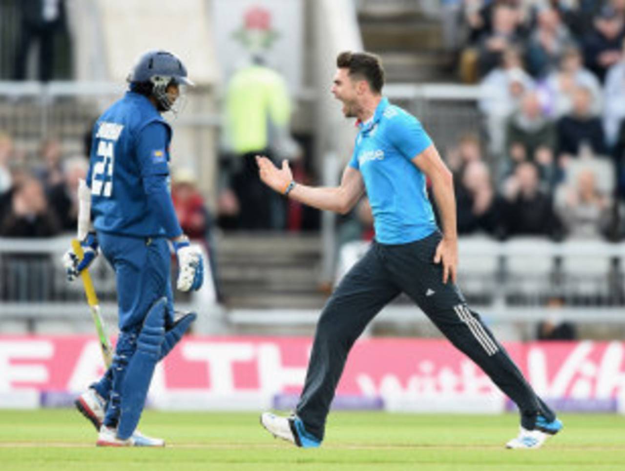 A wide gave James Anderson an extra delivery to remove Tillakaratne Dilshan&nbsp;&nbsp;&bull;&nbsp;&nbsp;Getty Images