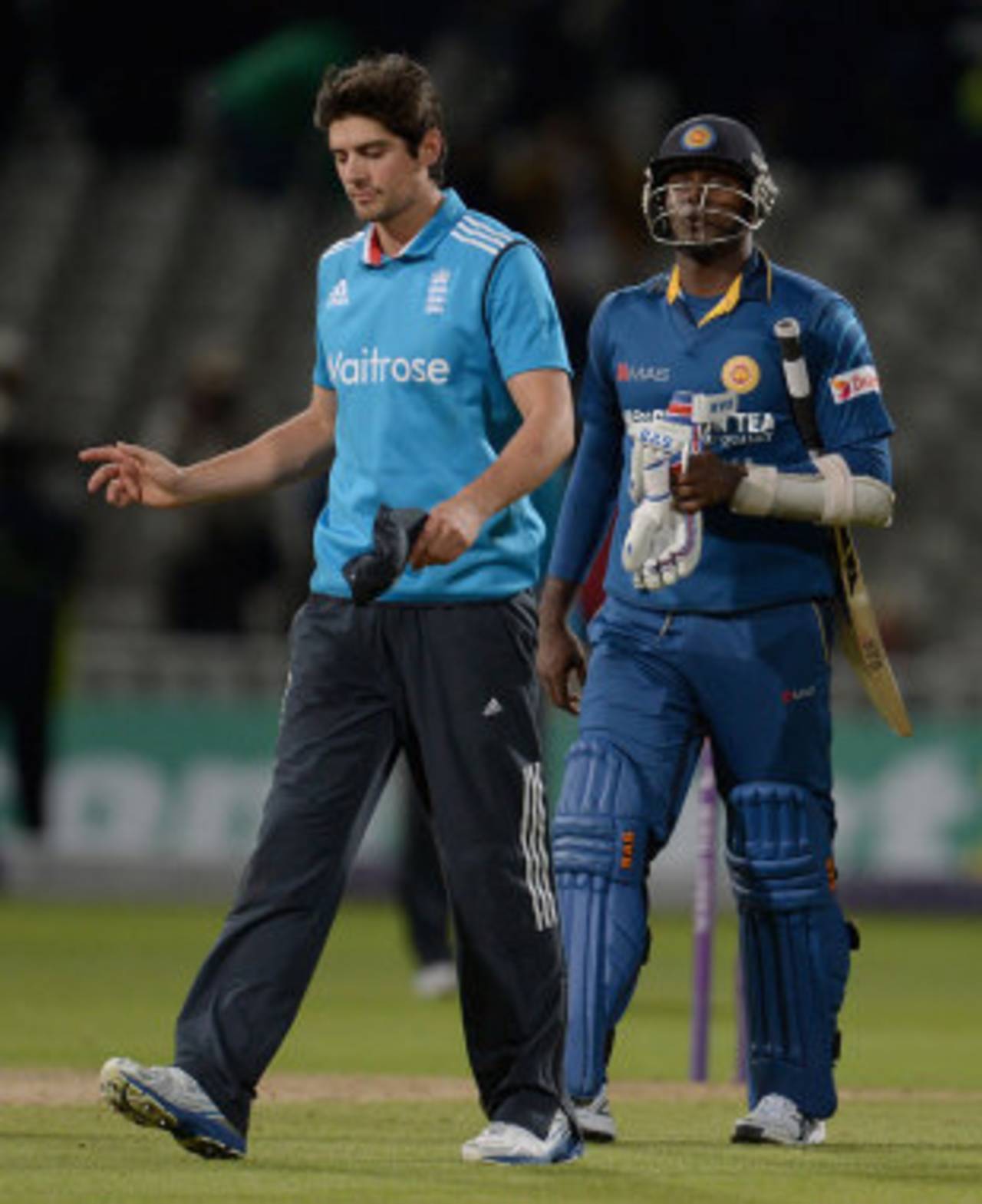 Alastair Cook was unhappy with Angelo Mathews' decision to uphold the run-out of Jos Buttler&nbsp;&nbsp;&bull;&nbsp;&nbsp;Getty Images